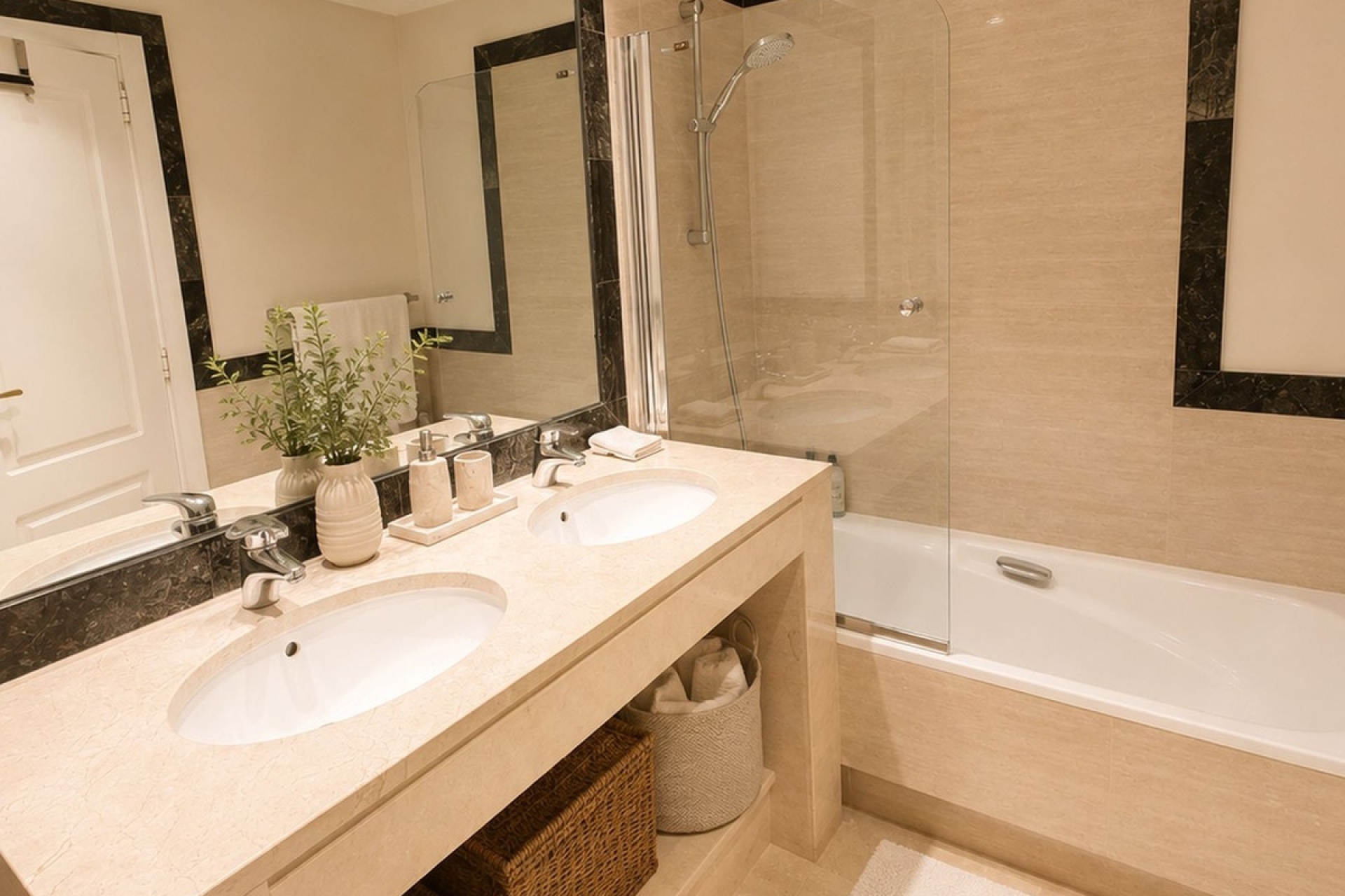 Resale - apartment - Benahavís - Benahavís Centro