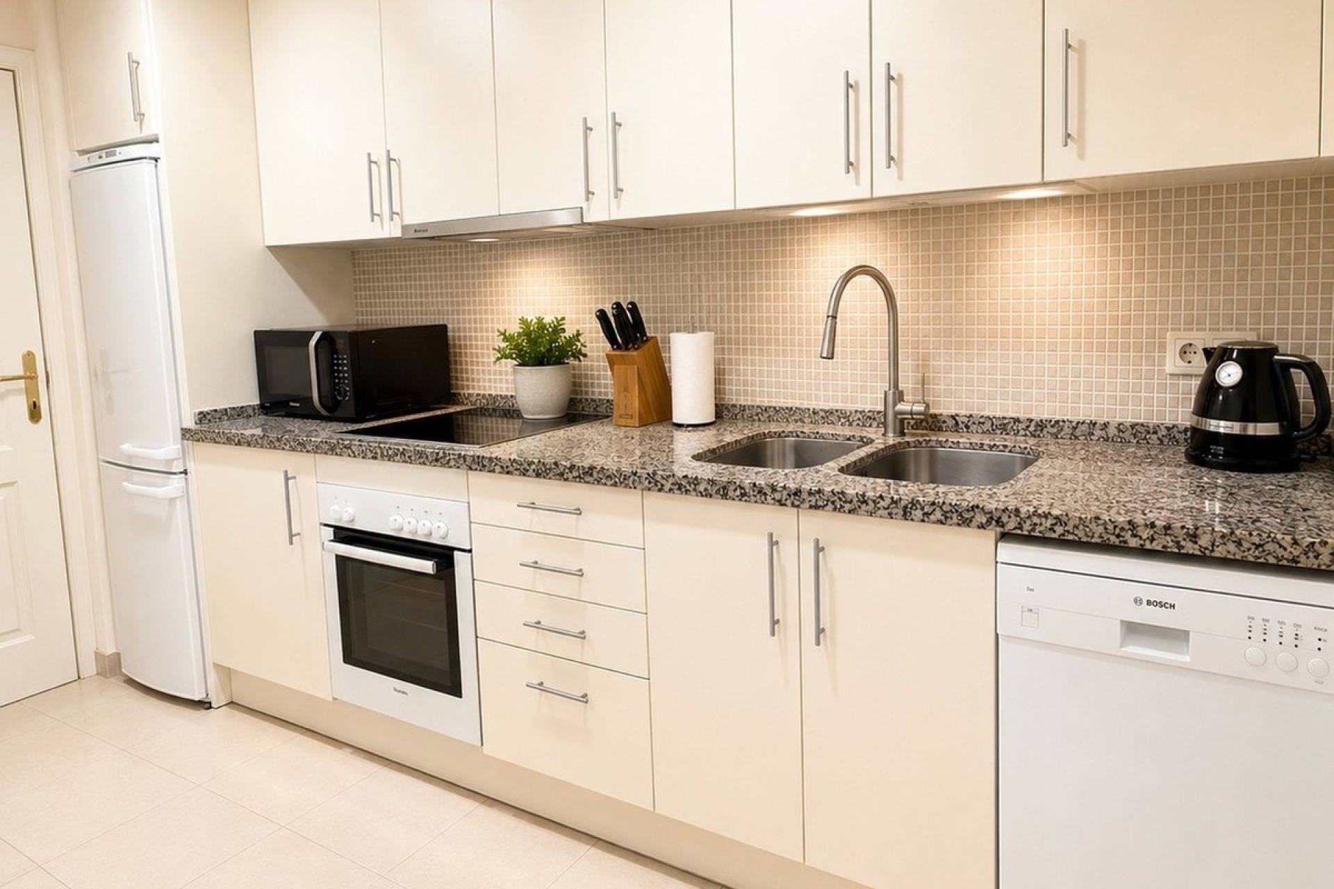 Resale - apartment - Benahavís - Benahavís Centro