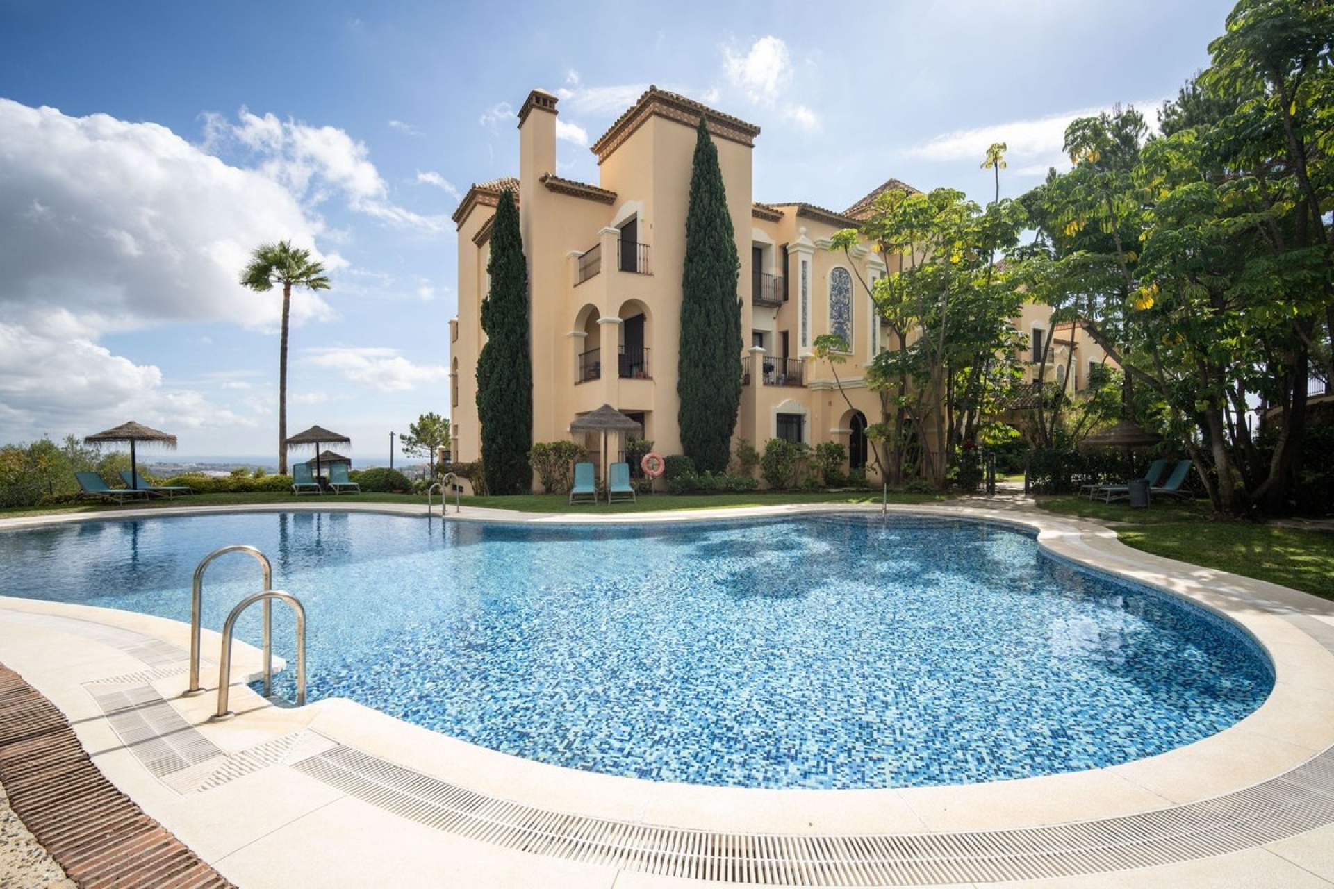 Resale - apartment - Benahavís - Benahavís Centro