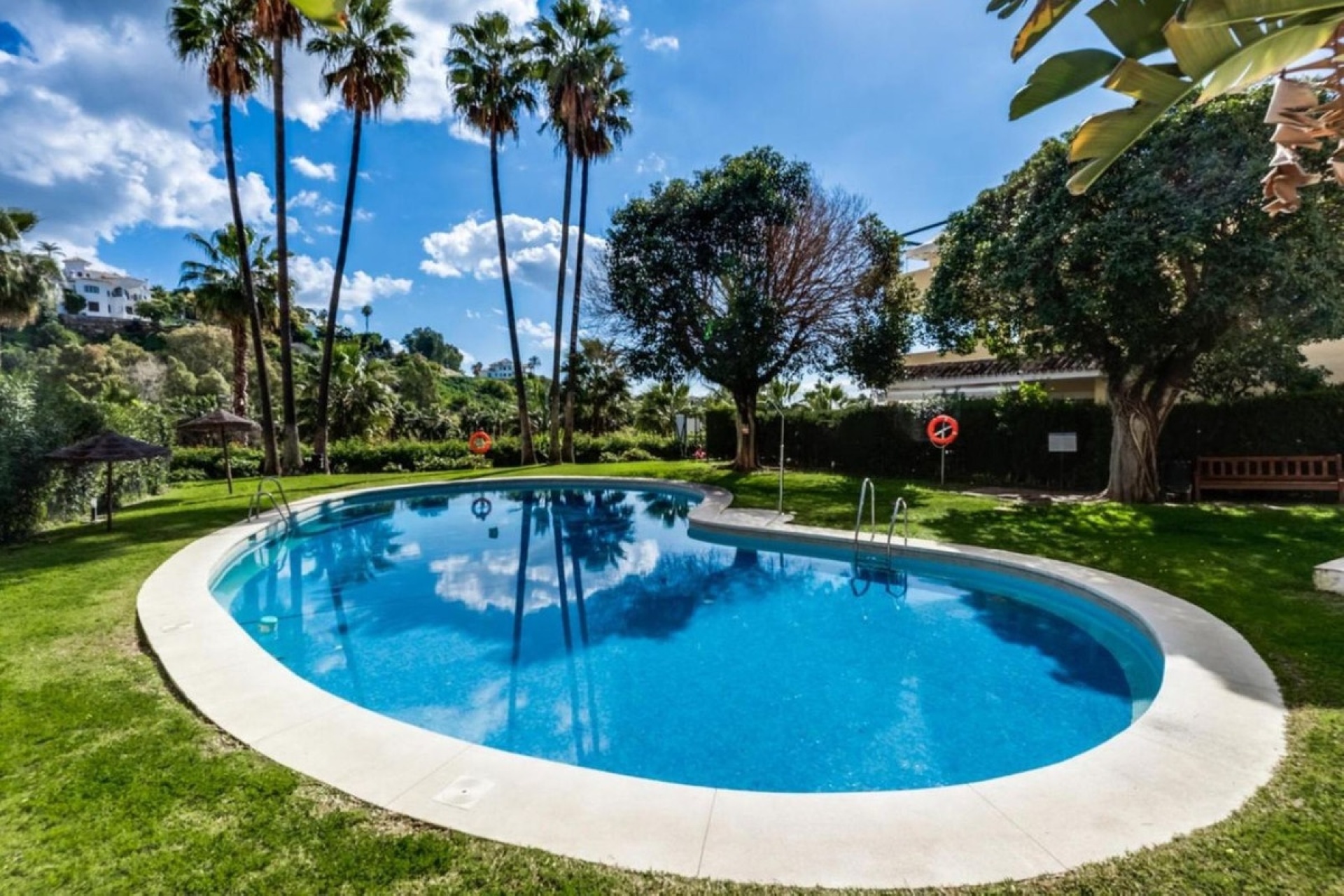 Resale - apartment - Benahavís - Benahavís Centro