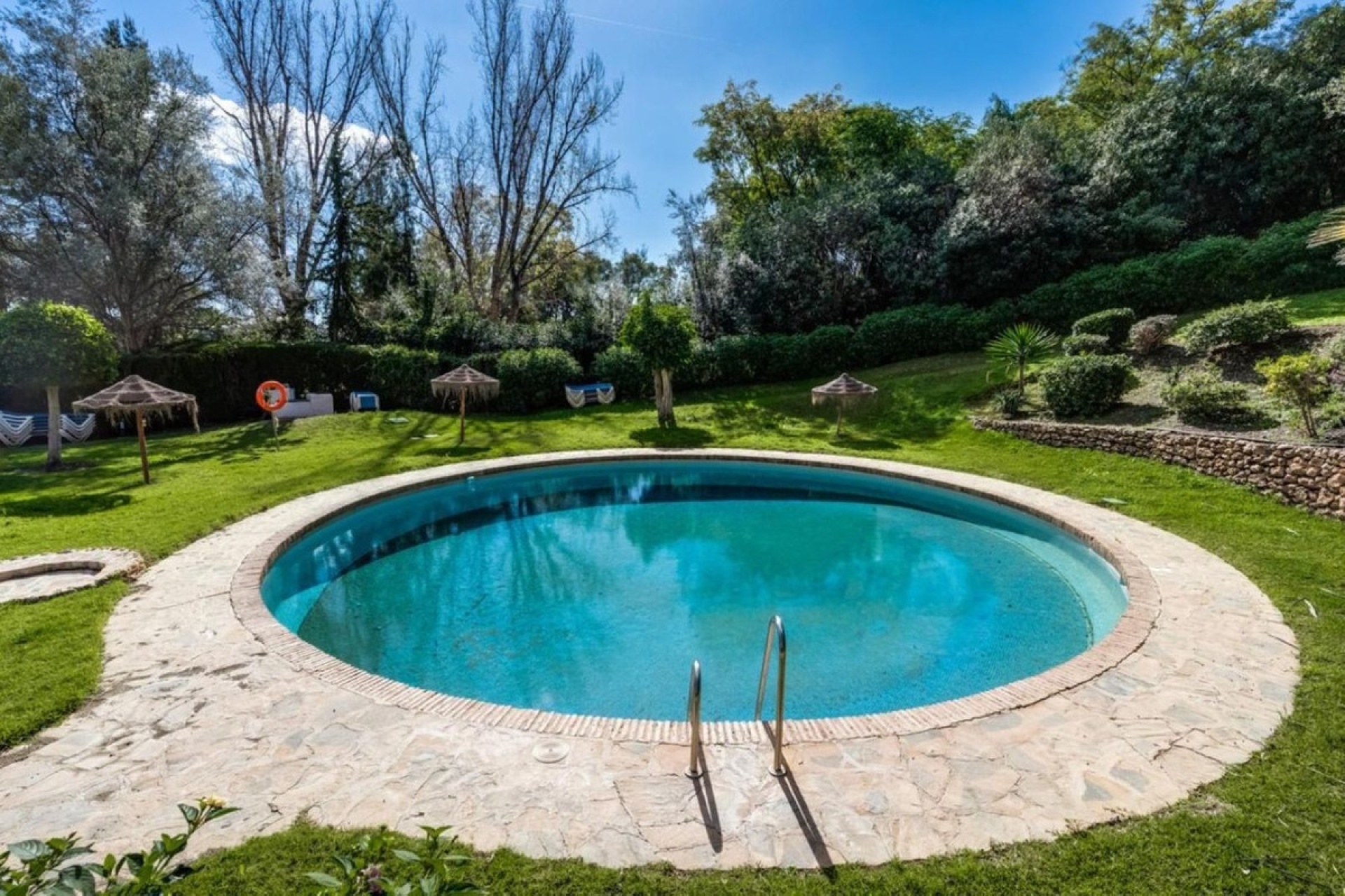 Resale - apartment - Benahavís - Benahavís Centro