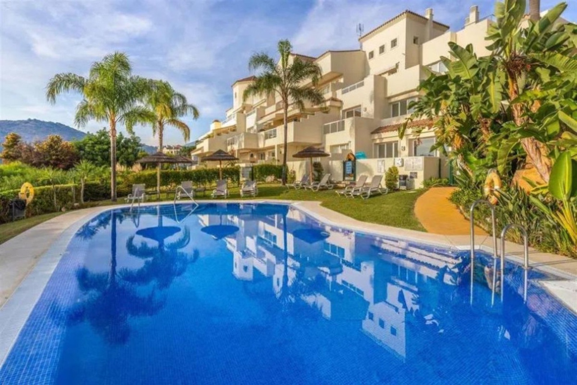 Resale - apartment - Benahavís - Benahavís Centro