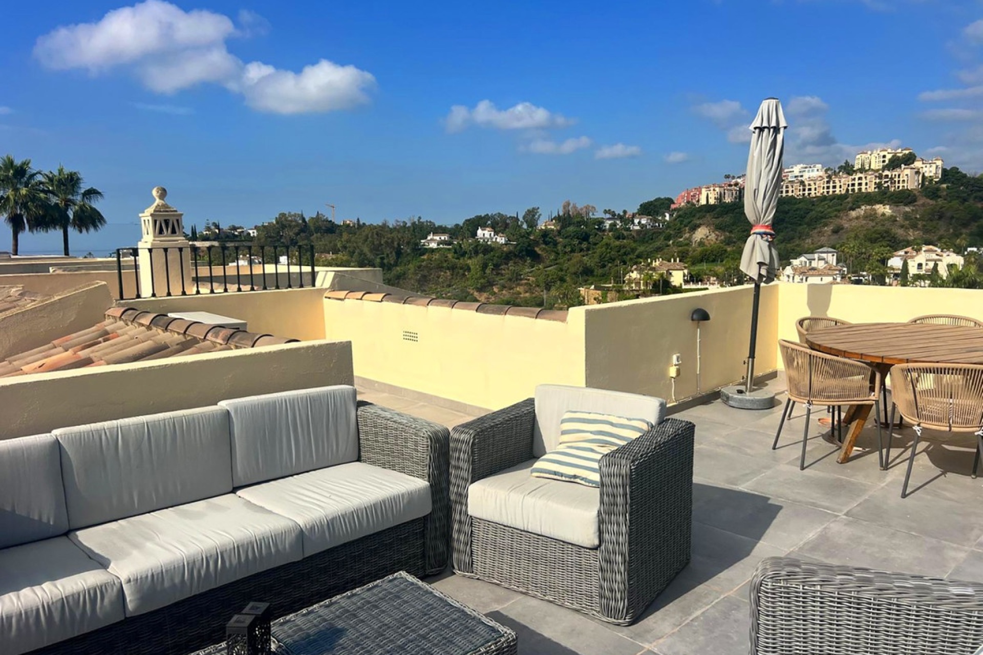 Resale - apartment - Benahavís - Benahavís Centro