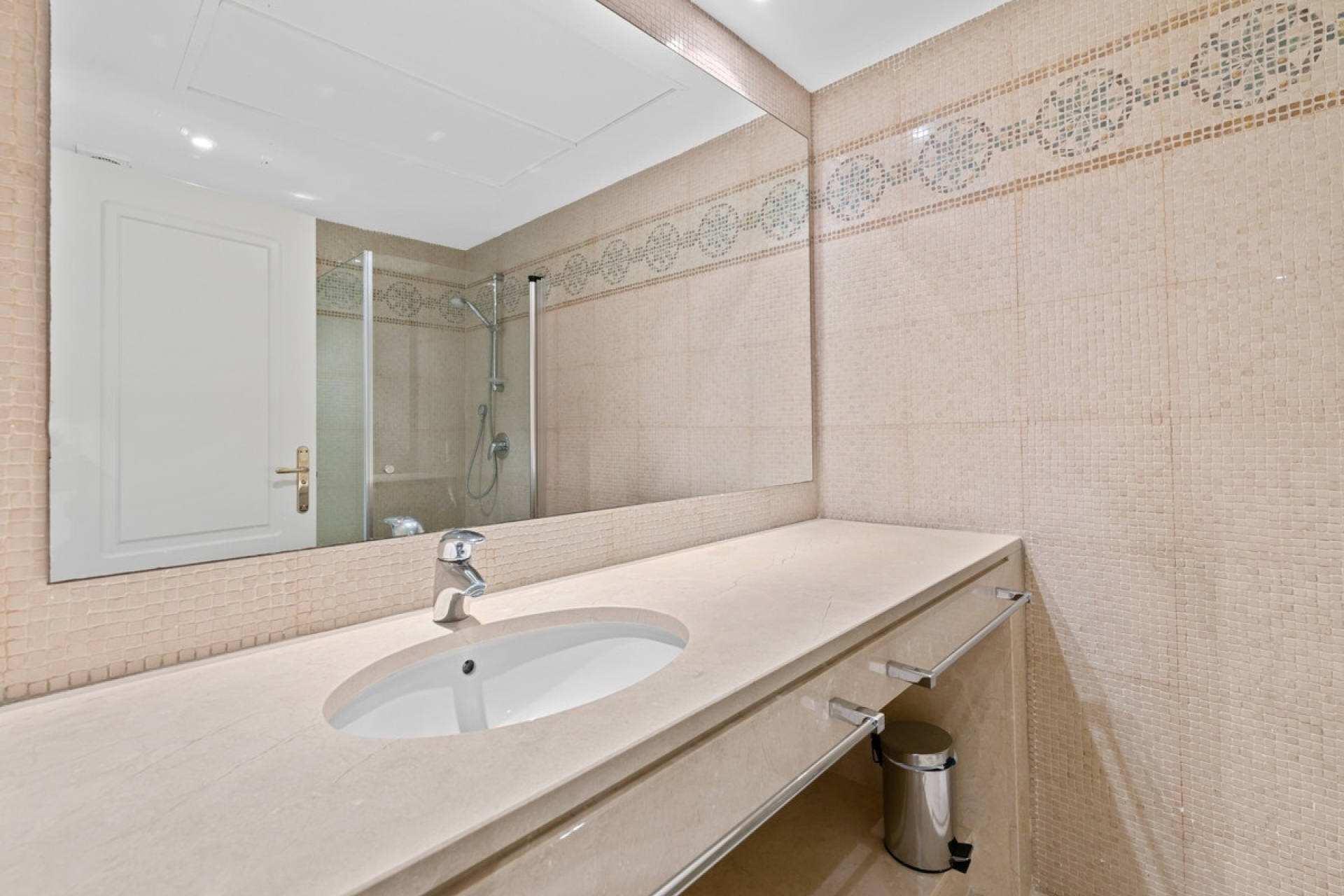 Resale - apartment - Benahavís - Benahavís Centro