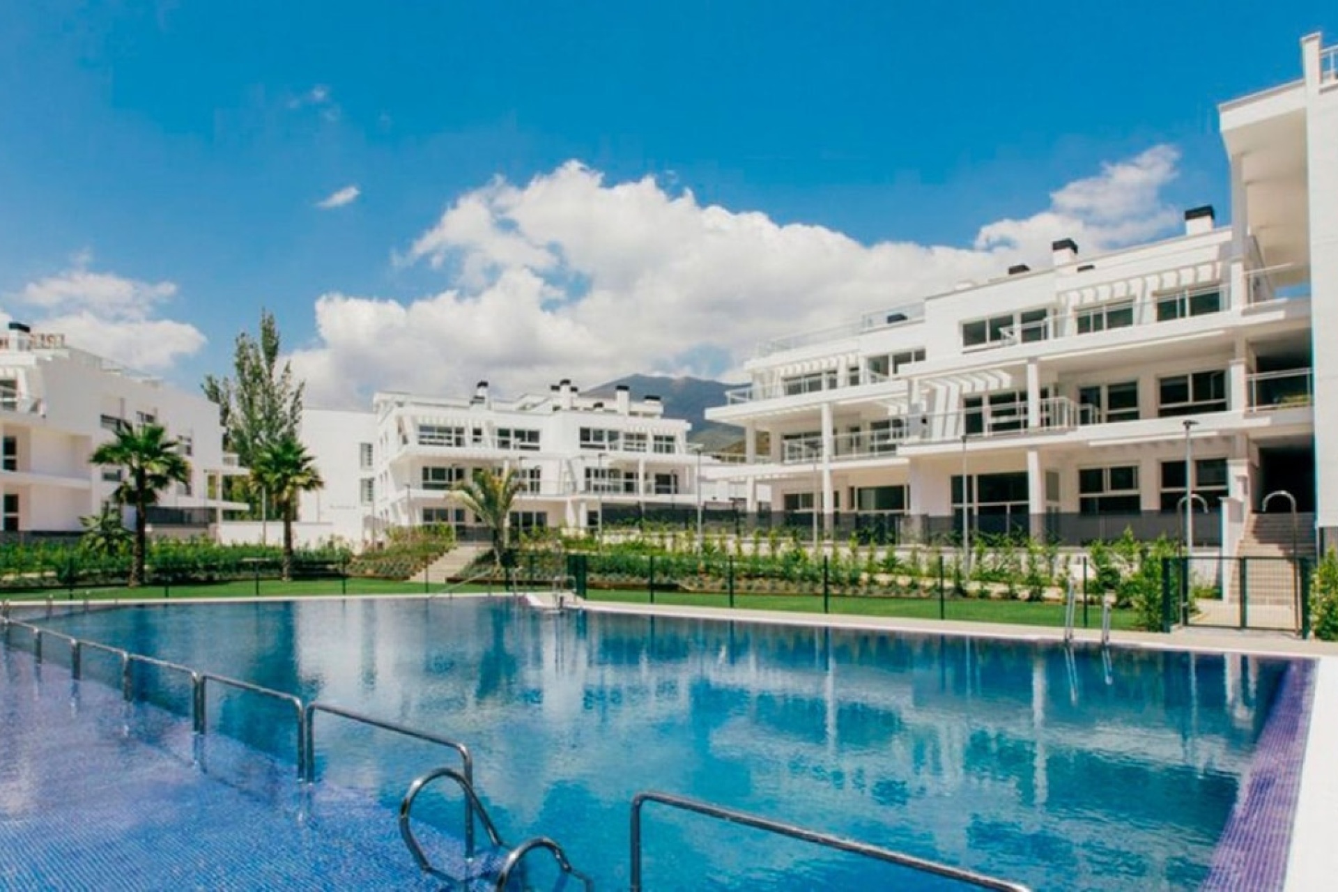 Resale - apartment - Benahavís - Benahavís Centro