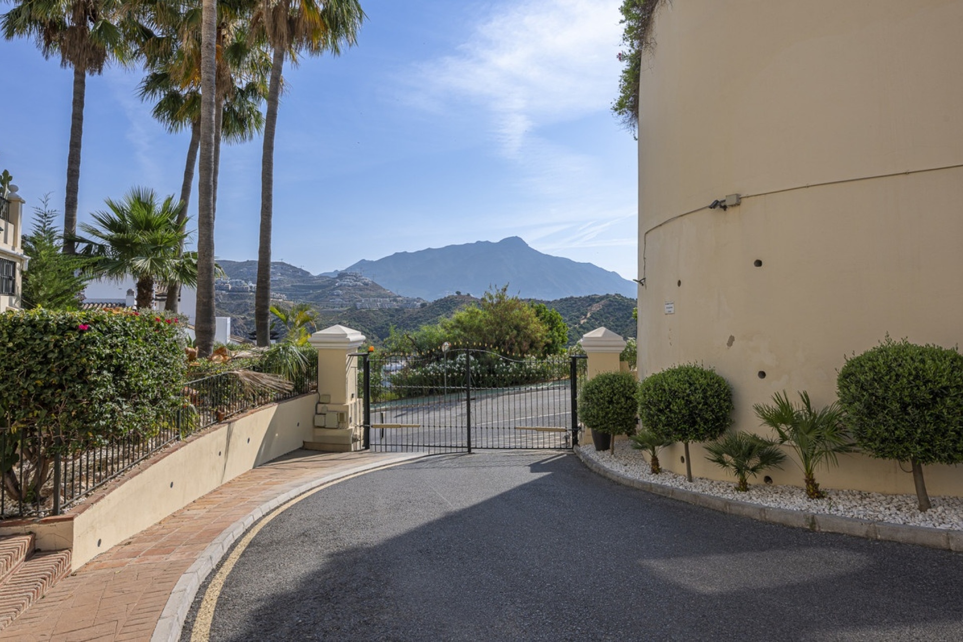 Resale - apartment - Benahavís - Benahavís Centro