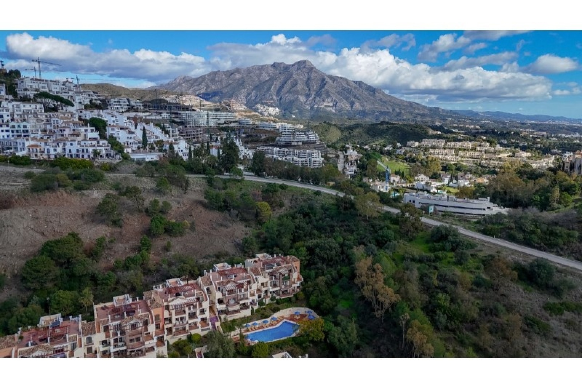 Resale - apartment - Benahavís - Benahavís Centro