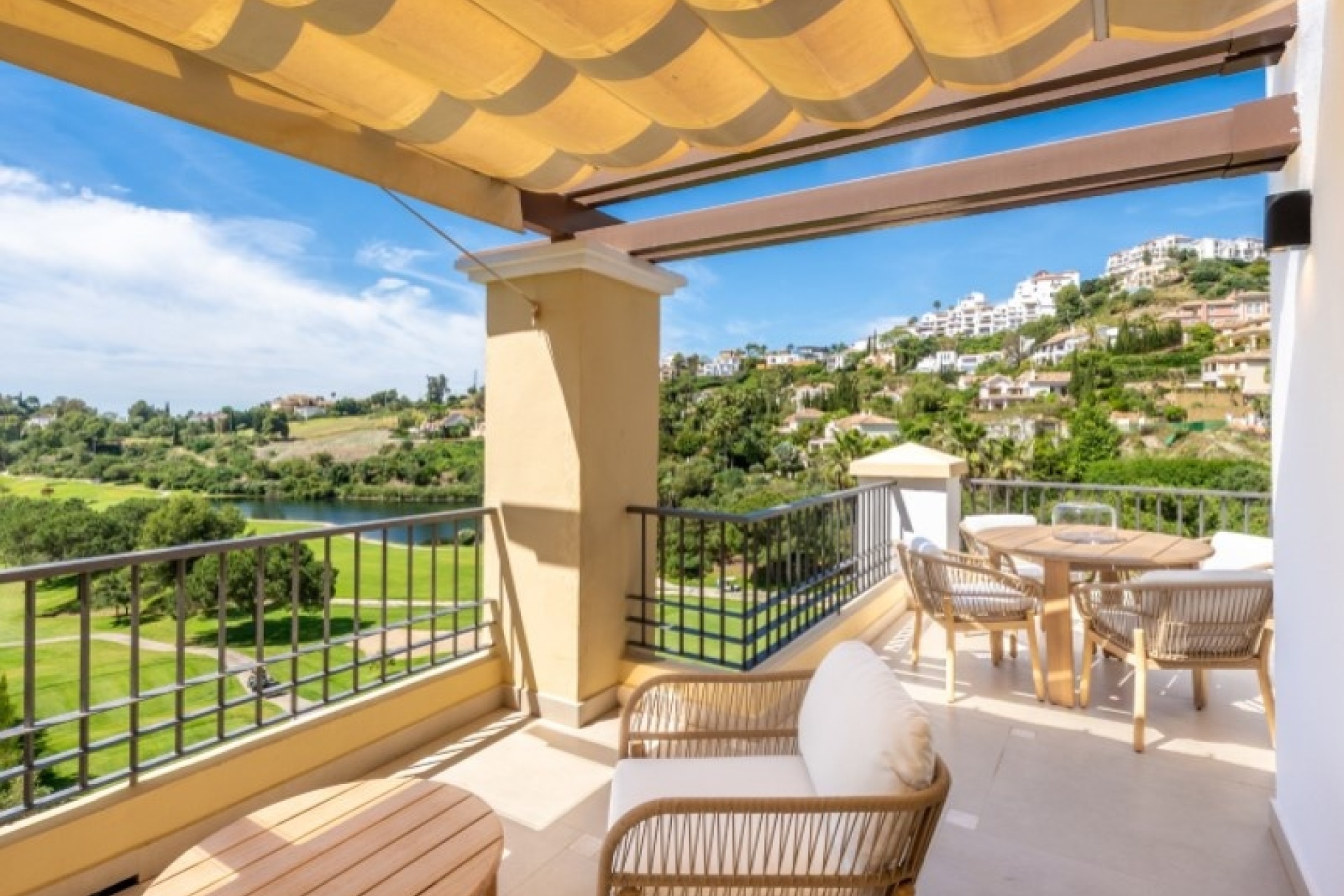 Resale - apartment - Benahavís - Benahavís Centro