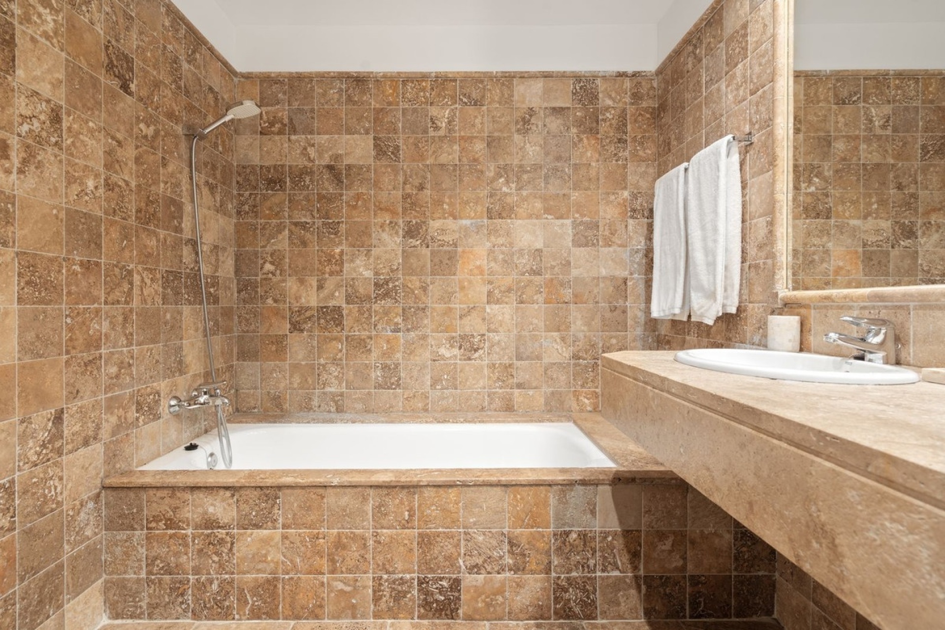 Resale - apartment - Benahavís - Benahavís Centro