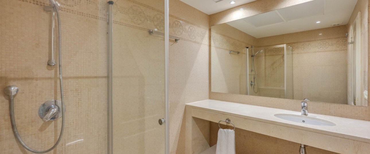 Resale - apartment - Benahavís - Benahavís Centro