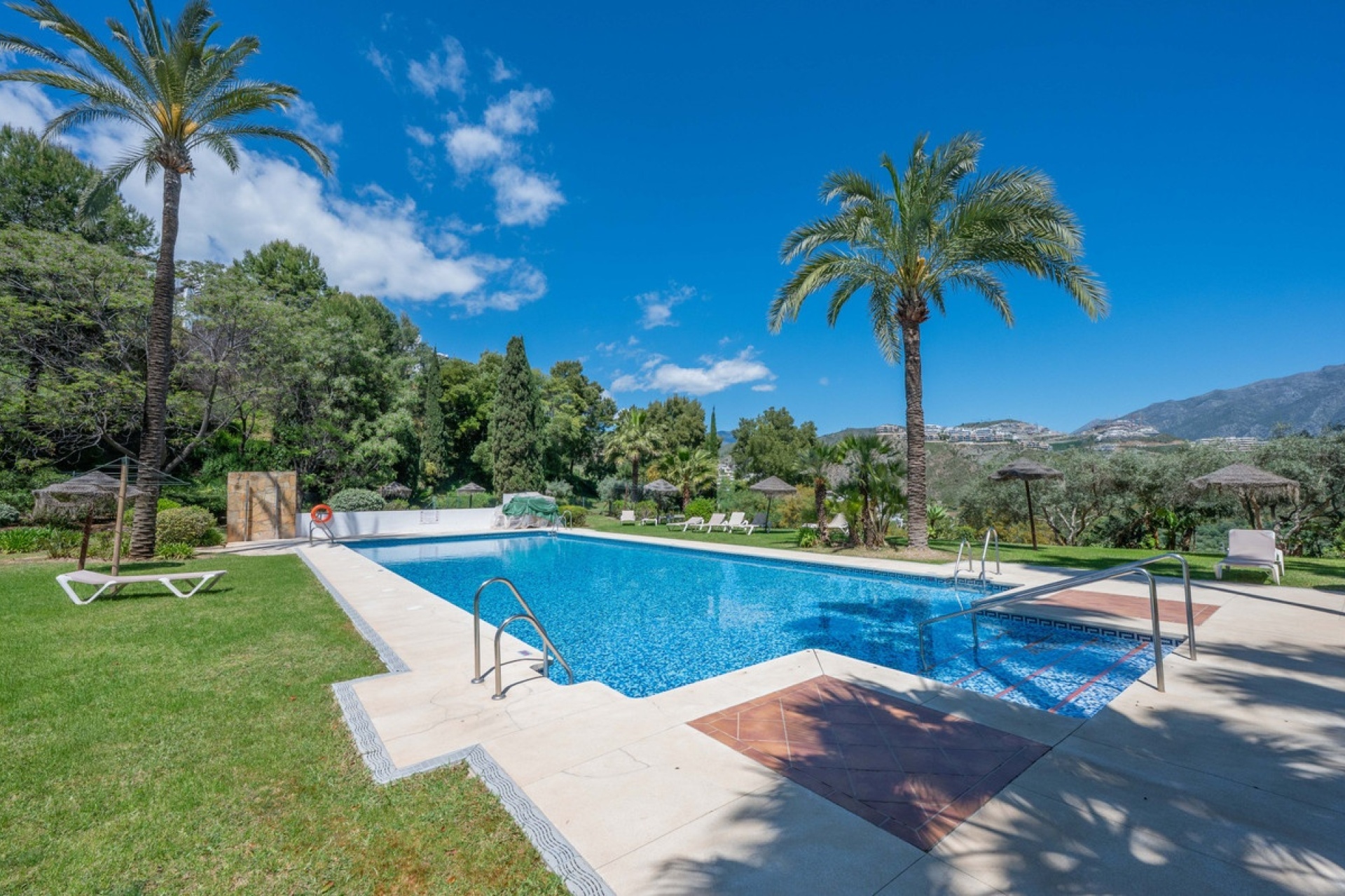 Resale - apartment - Benahavís - Benahavís Centro