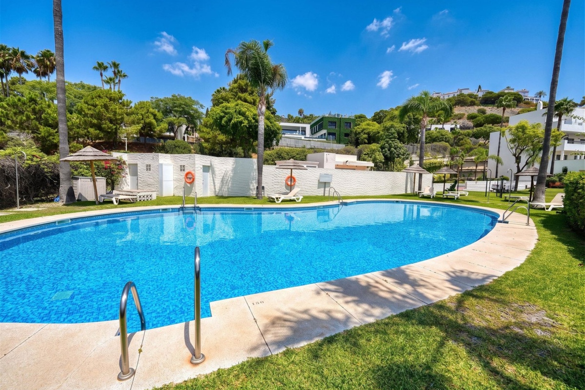 Resale - apartment - Benahavís - Benahavís Centro