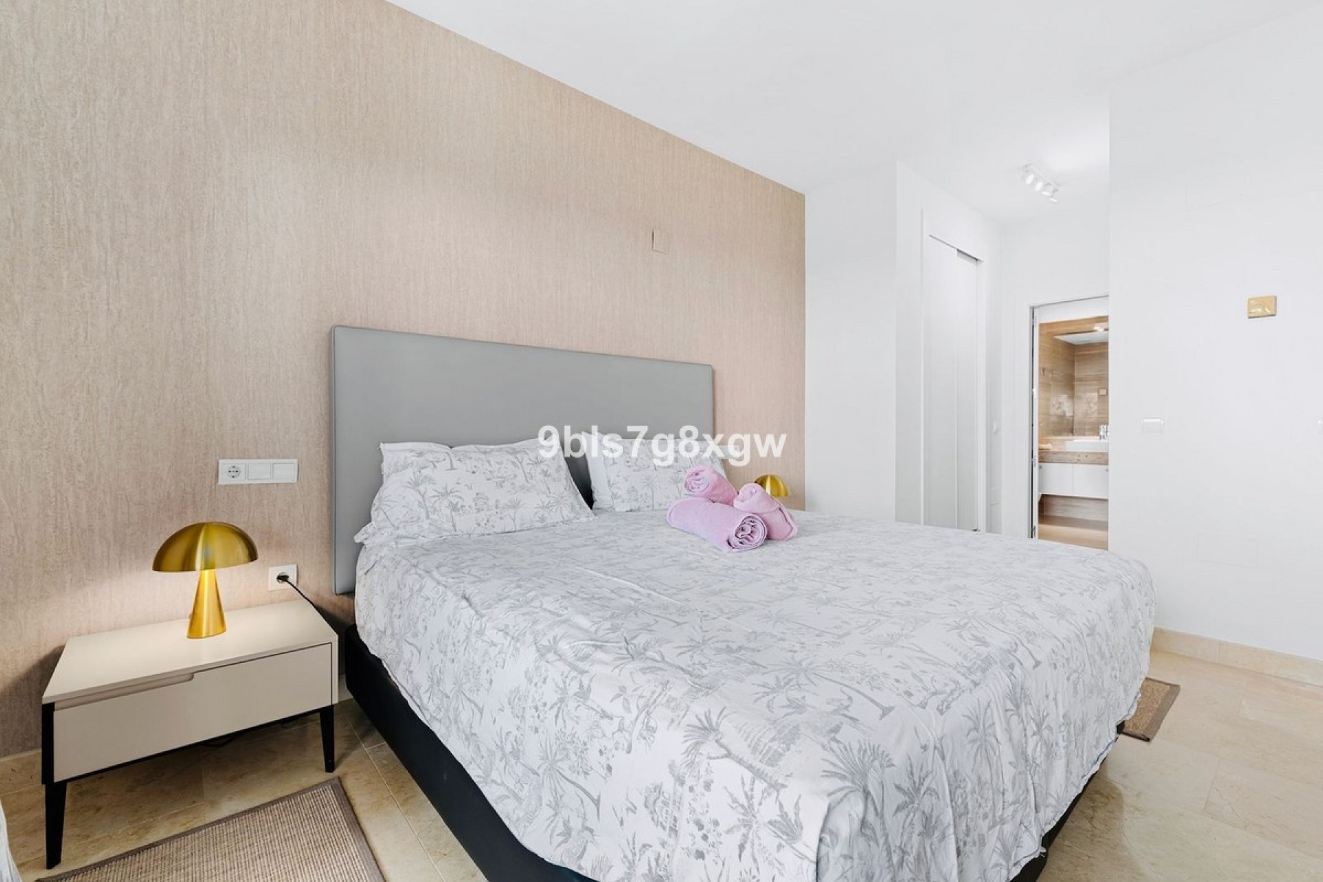 Resale - apartment - Benahavís - Benahavís Centro
