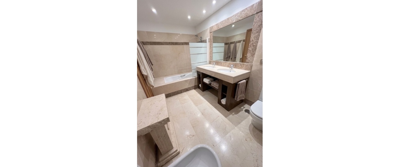 Resale - apartment - Benahavís - Benahavís Centro