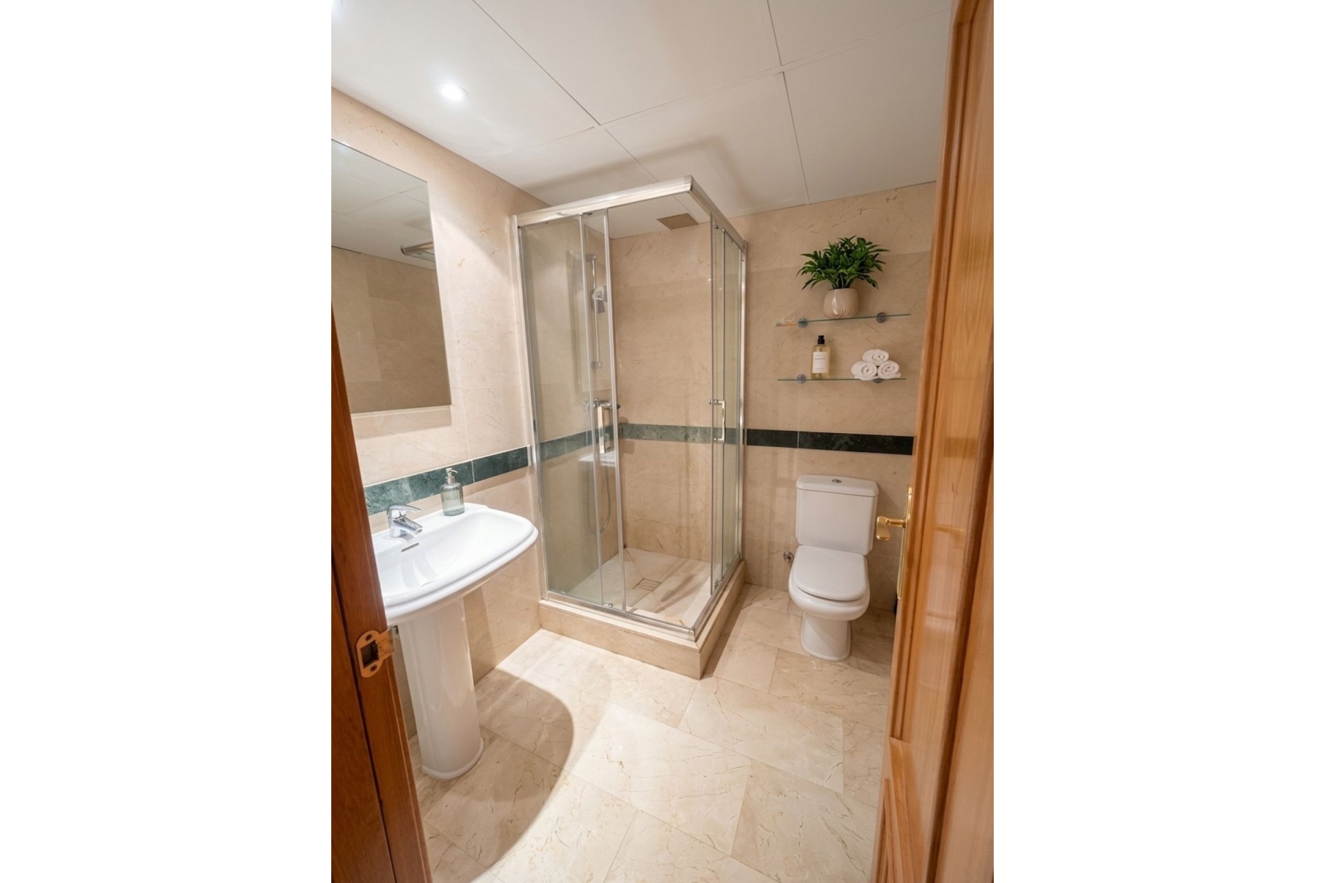 Resale - apartment - Benahavís - Benahavís Centro