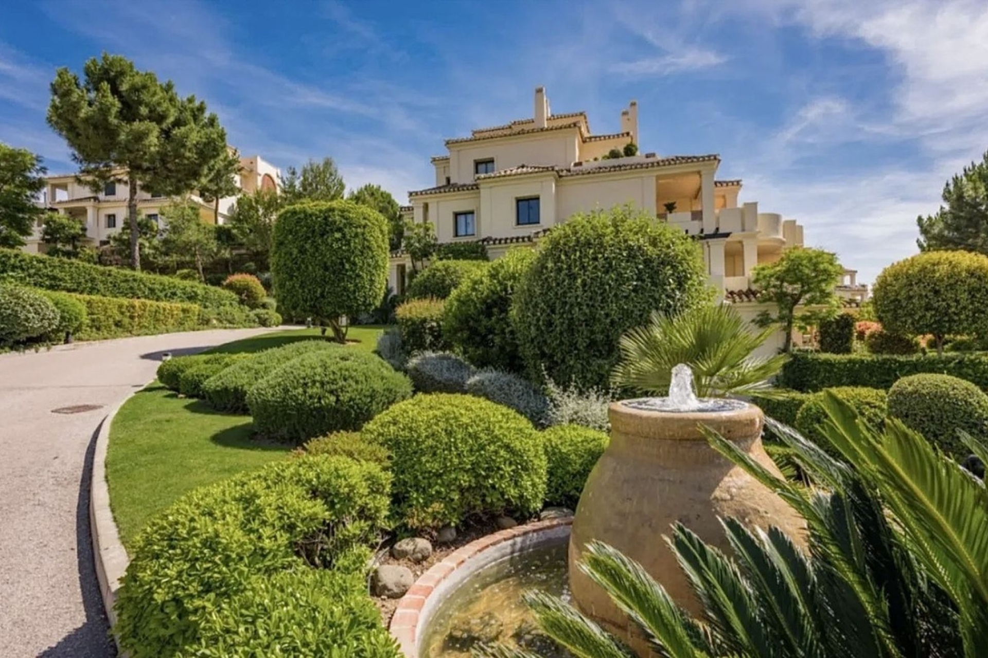 Resale - apartment - Benahavís - Benahavís Centro