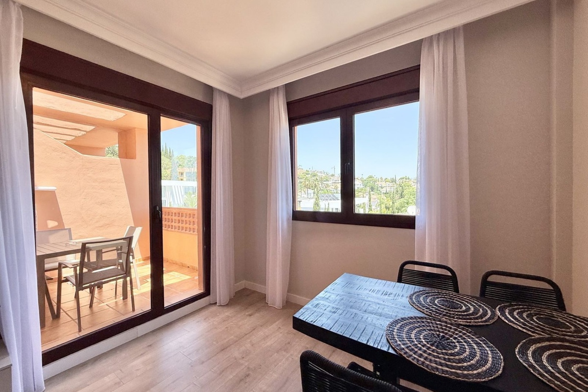 Resale - apartment - Benahavís - Benahavís Centro