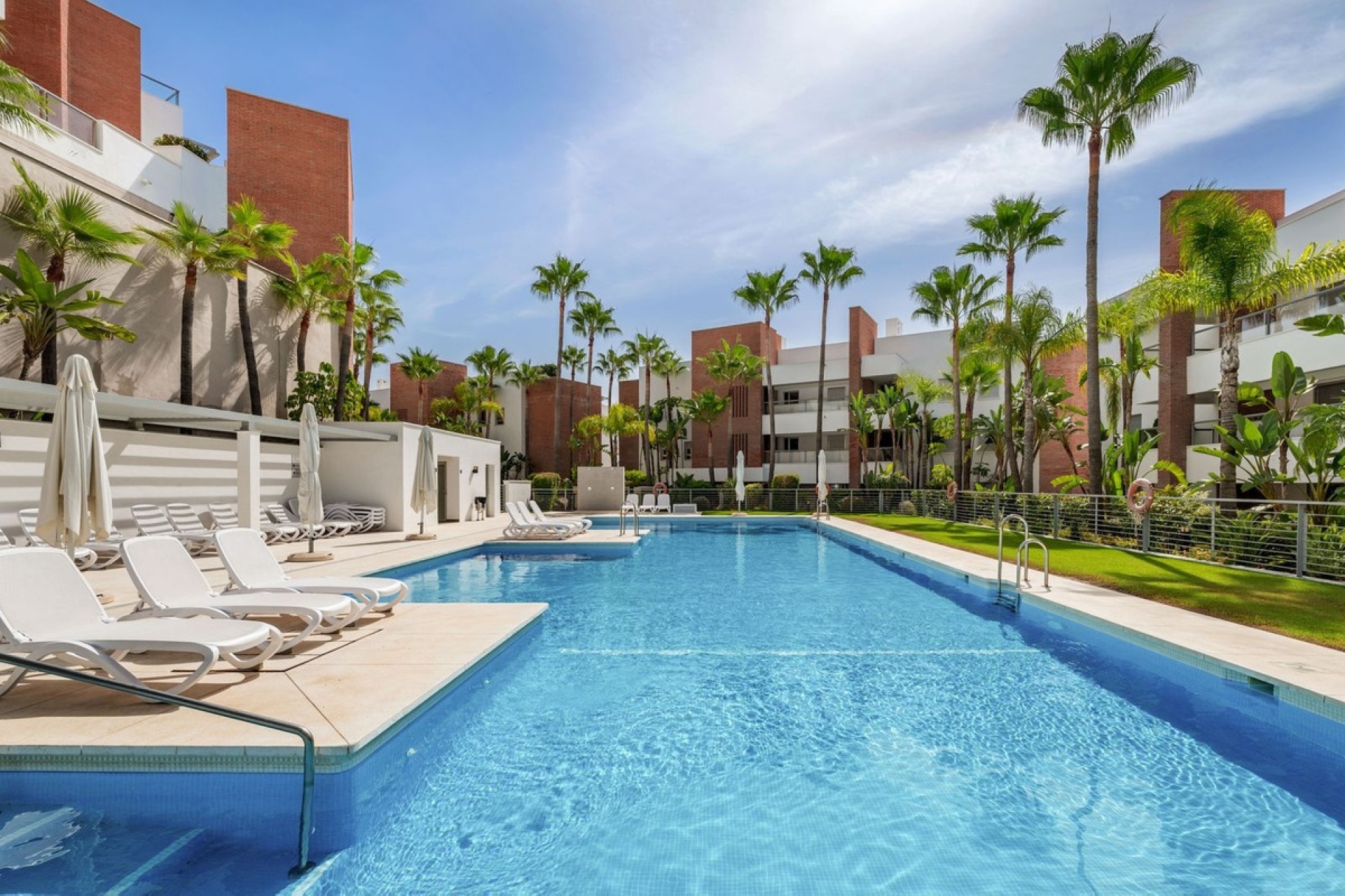 Resale - apartment - Benahavís - Benahavís Centro