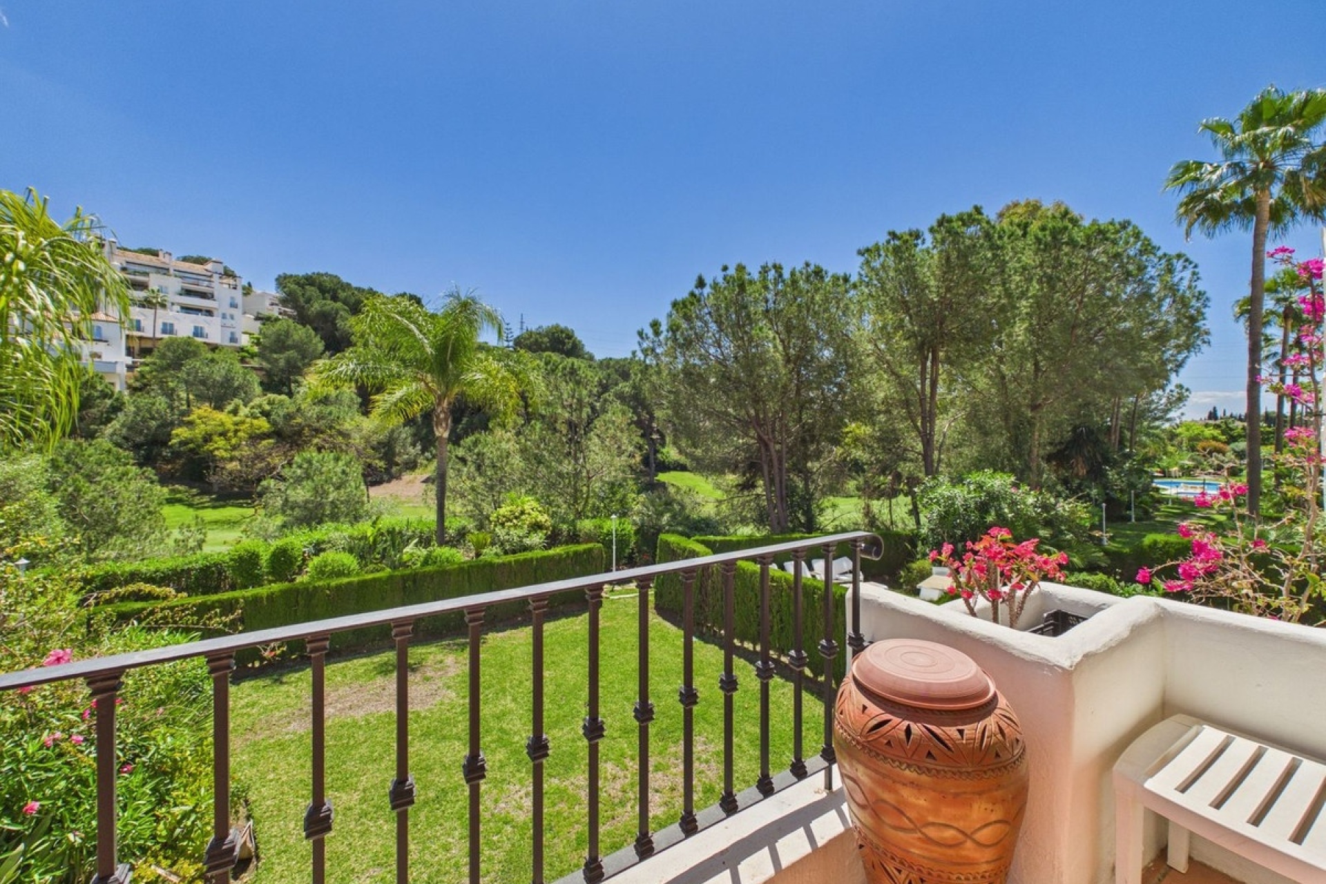 Resale - apartment - Benahavís - Benahavís Centro