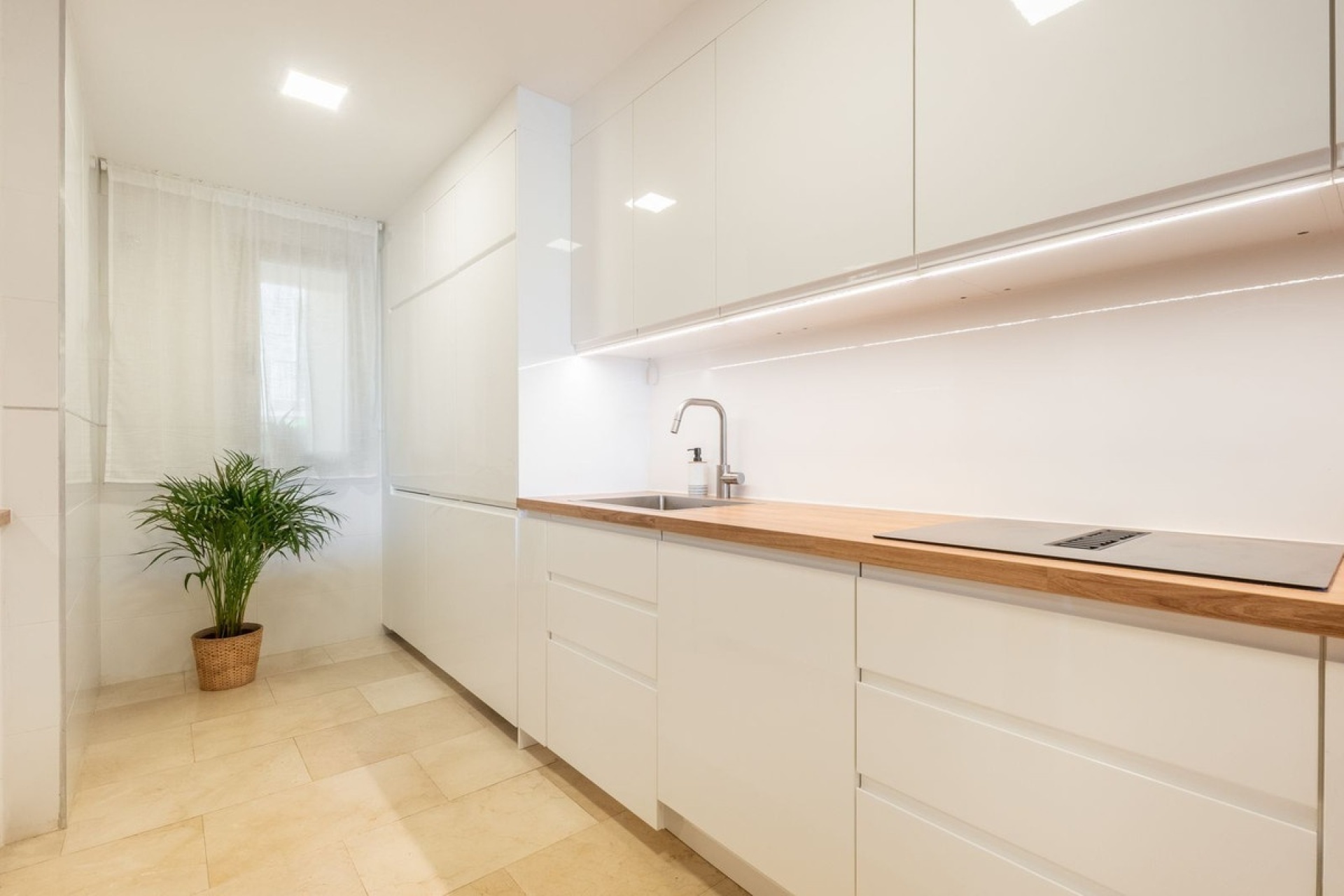 Resale - apartment - Benahavís - Benahavís Centro