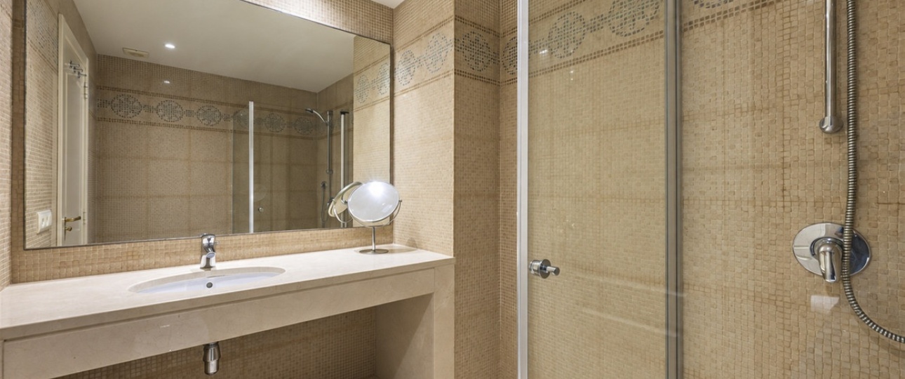 Resale - apartment - Benahavís - Benahavís Centro