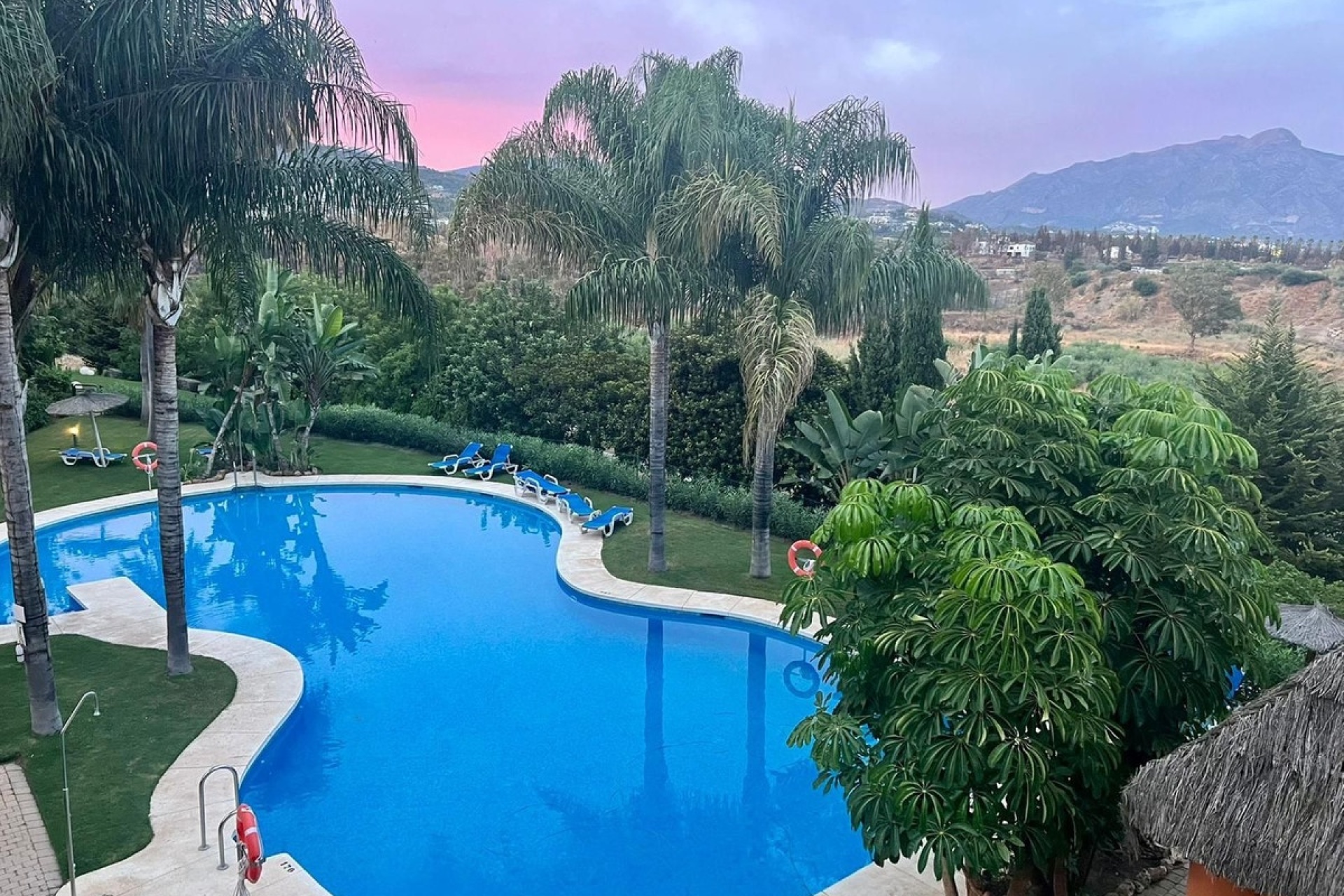 Resale - apartment - Benahavís - Benahavís Centro