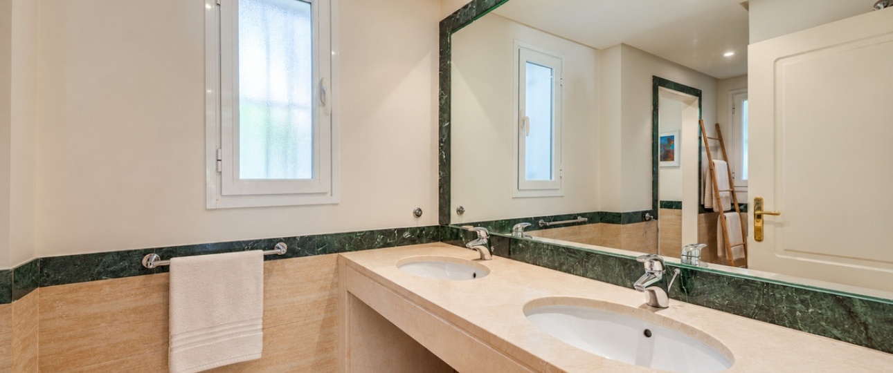 Resale - apartment - Benahavís - Benahavís Centro