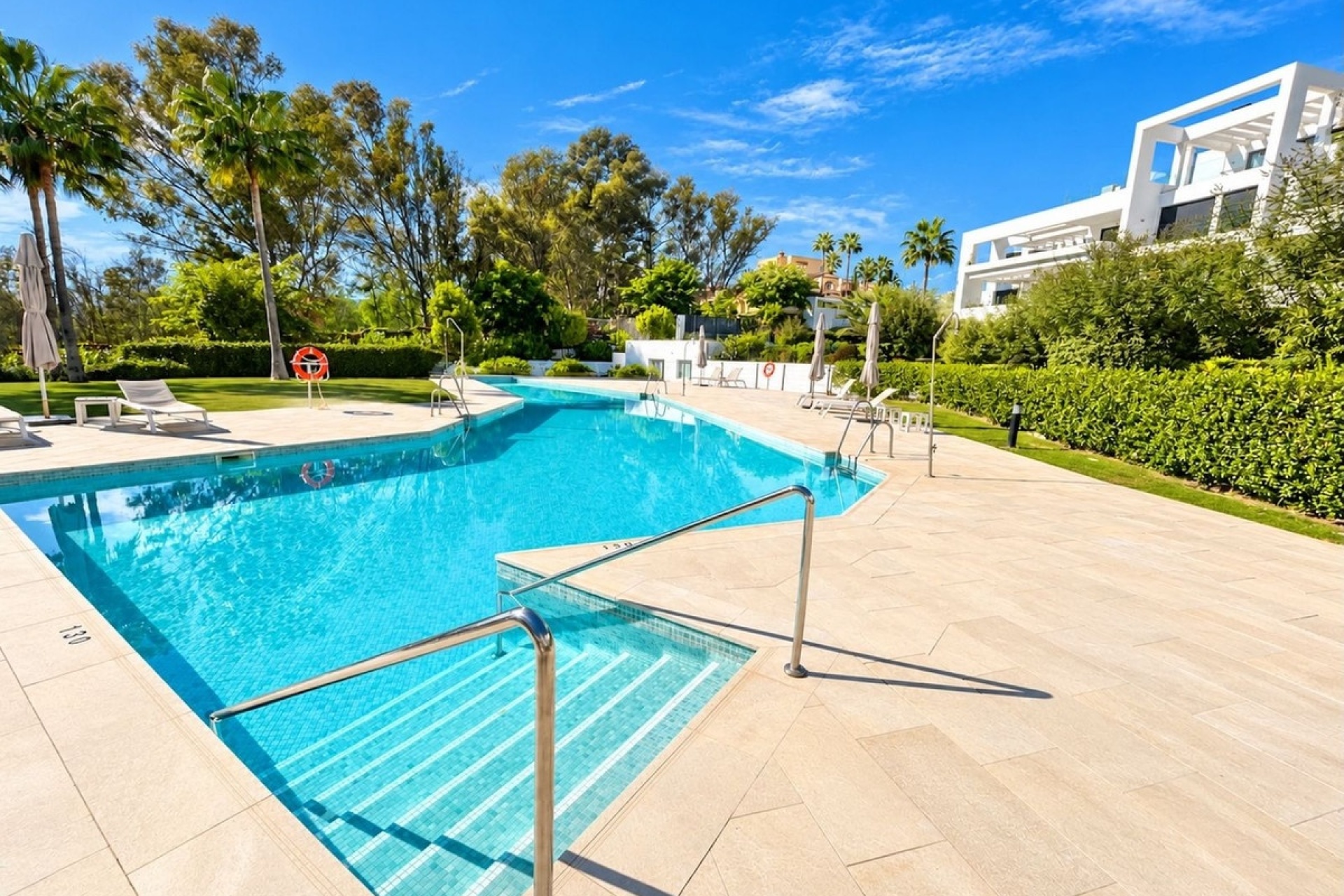 Resale - apartment - Benahavís - Benahavís Centro