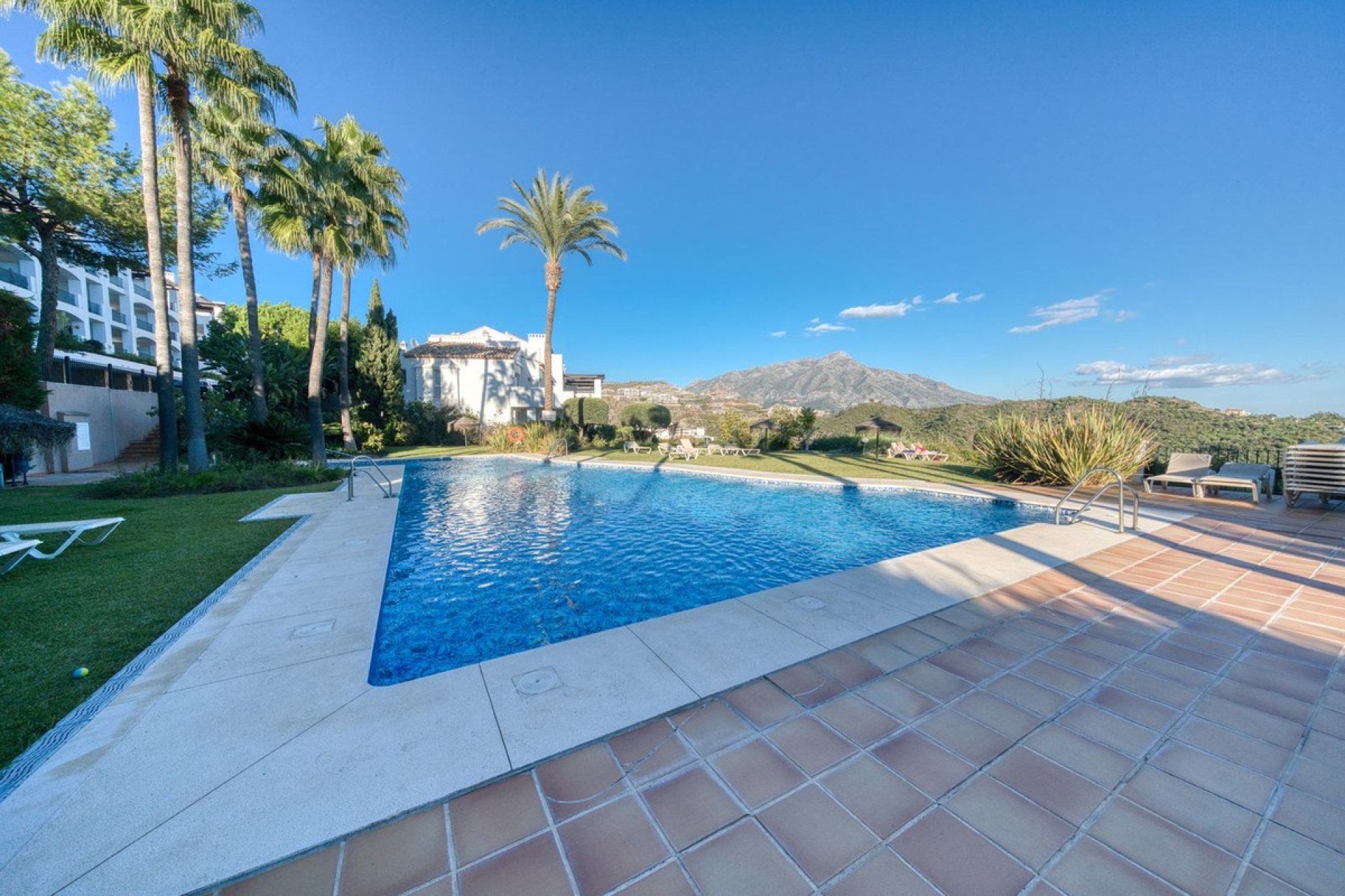 Resale - apartment - Benahavís - La Quinta