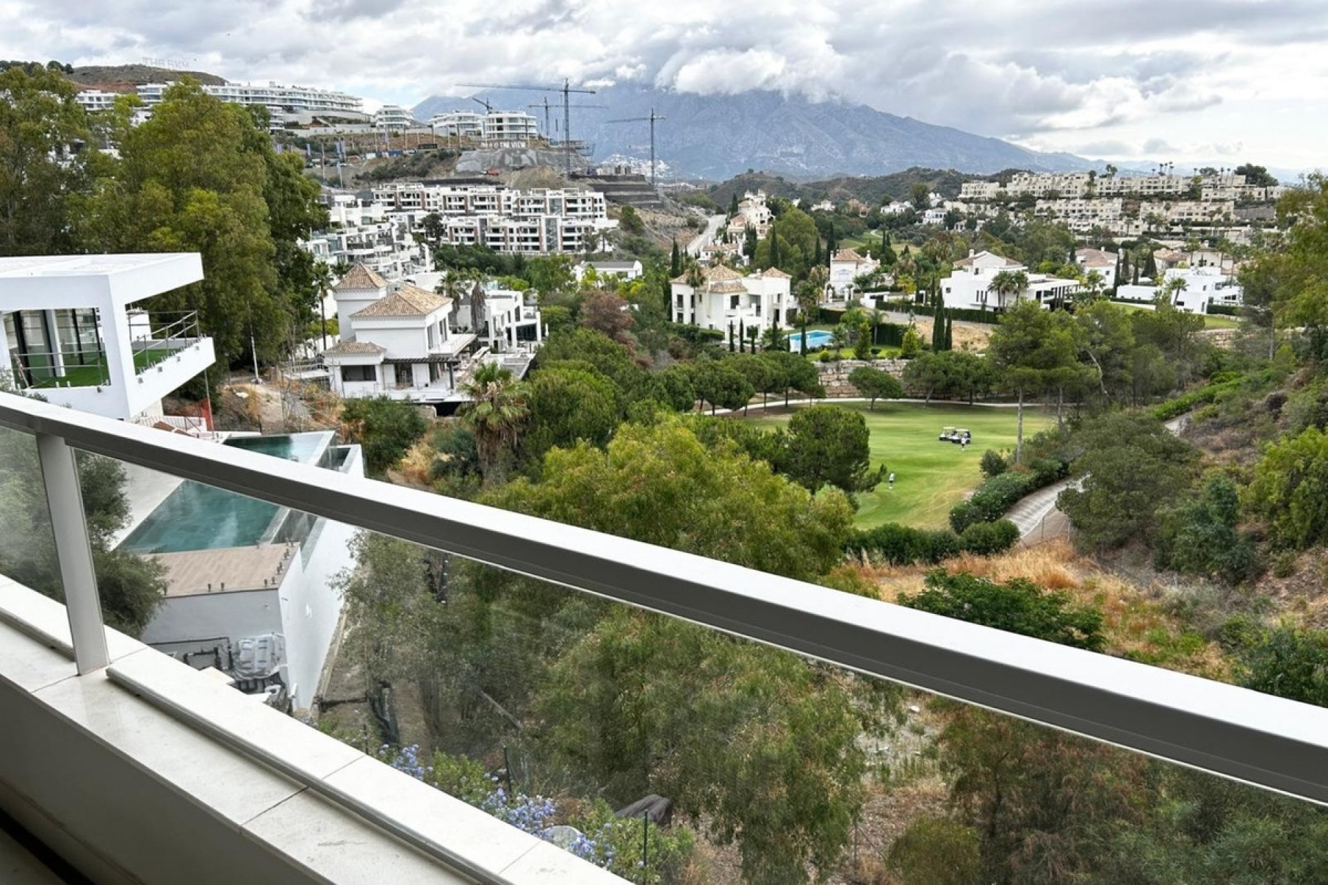 Resale - apartment - Benahavís - La Quinta