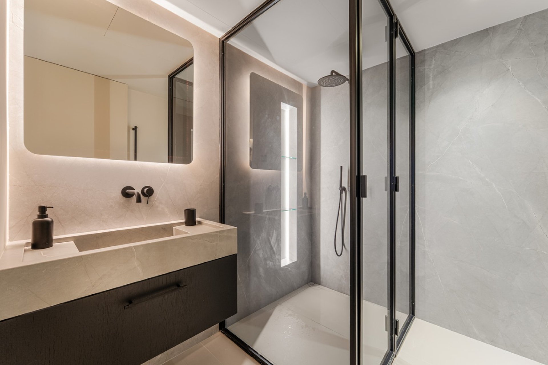 Resale - apartment - Benahavís - La Quinta
