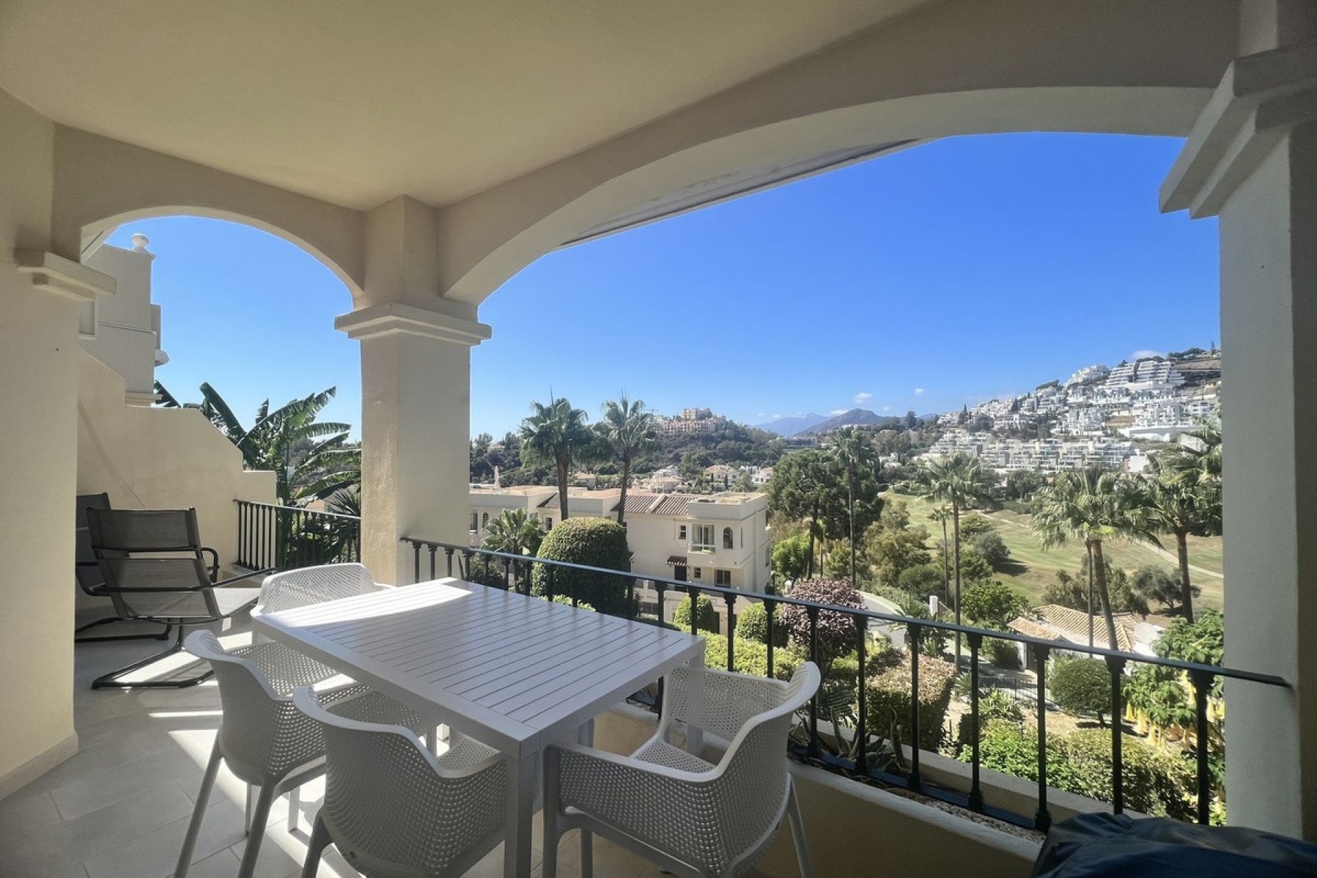 Resale - apartment - Benahavís - La Quinta