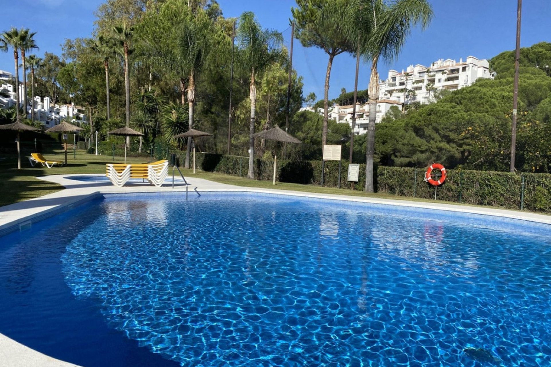 Resale - apartment - Benahavís - La Quinta