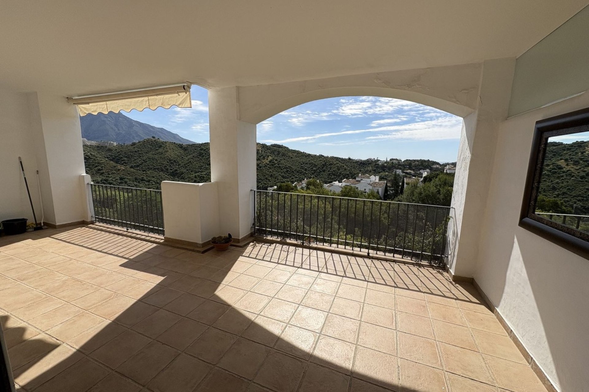 Resale - apartment - Benahavís - La Quinta