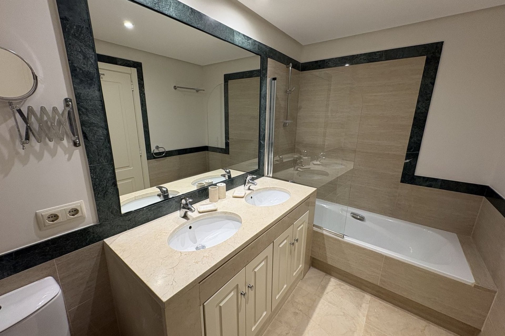 Resale - apartment - Benahavís - La Quinta