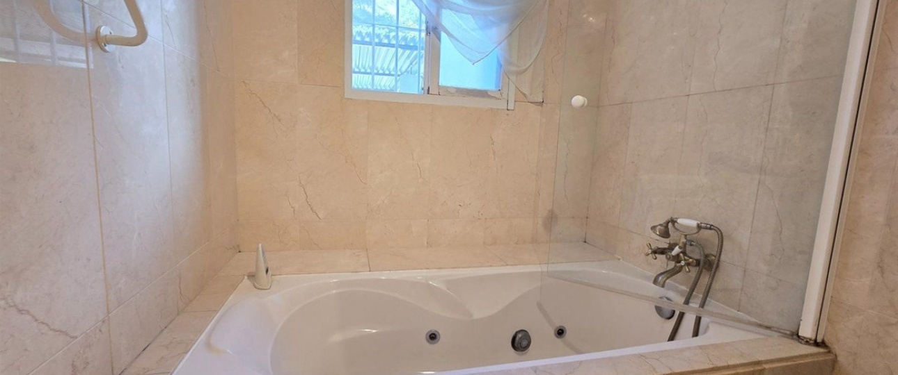 Resale - apartment - Benahavís - La Quinta