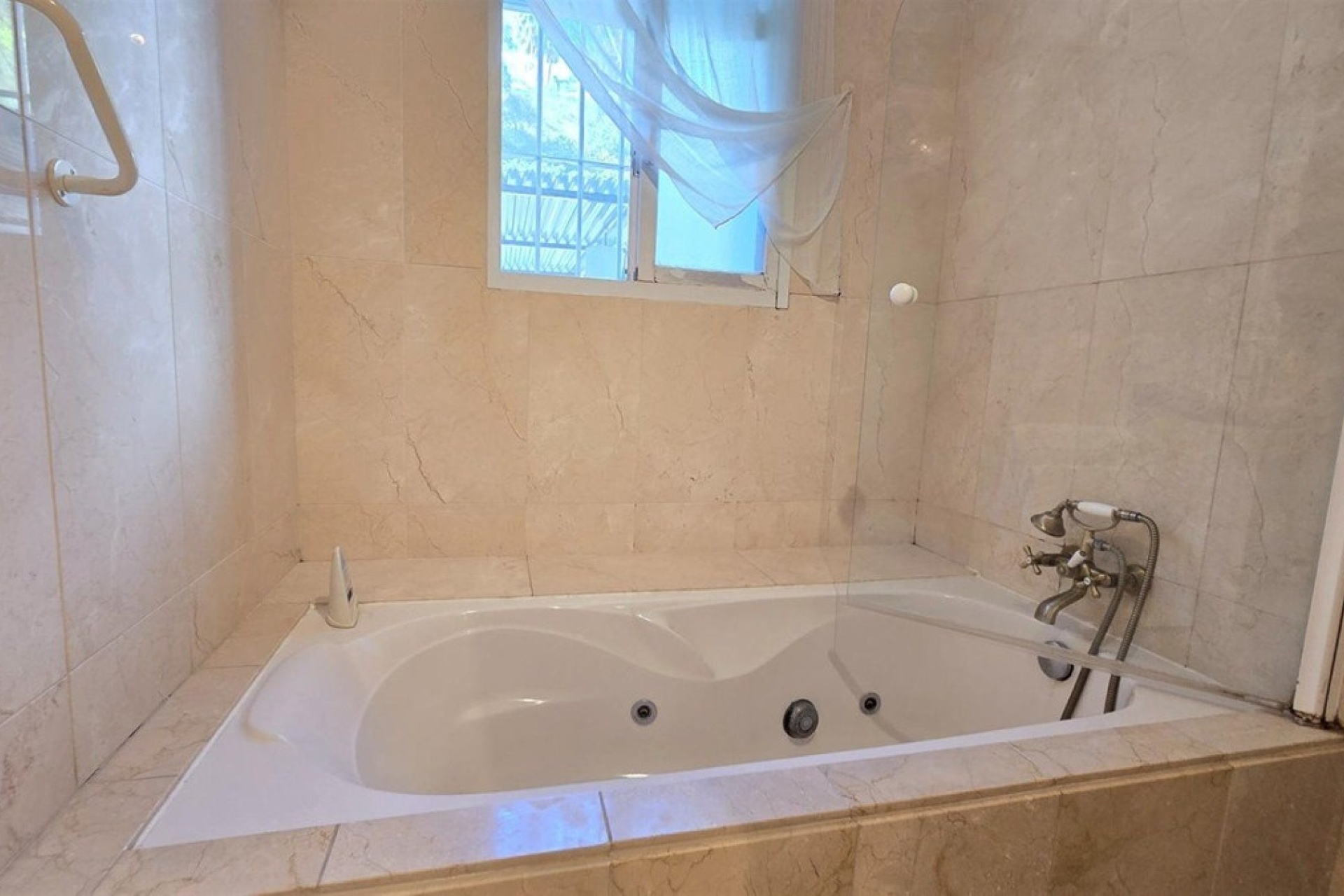 Resale - apartment - Benahavís - La Quinta