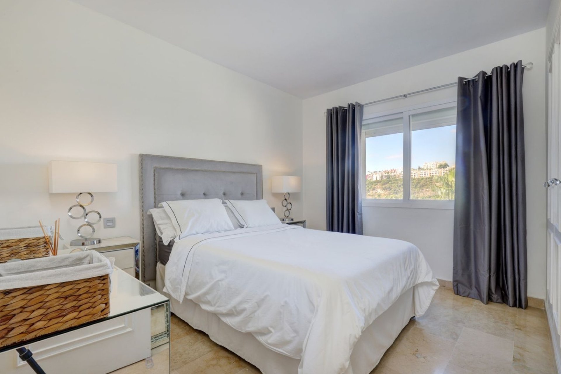 Resale - apartment - Benahavís - La Quinta