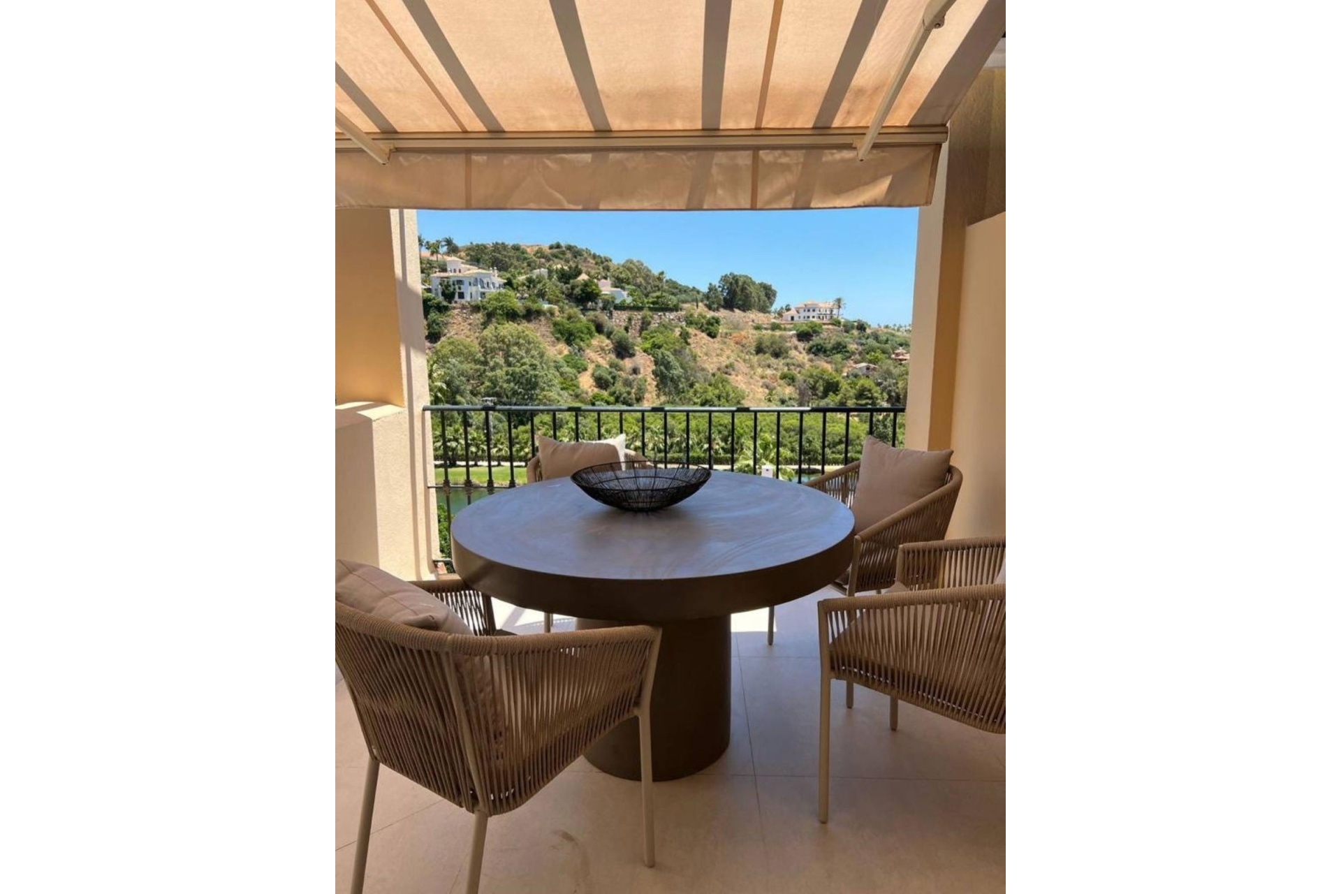 Resale - apartment - Benahavís - La Quinta