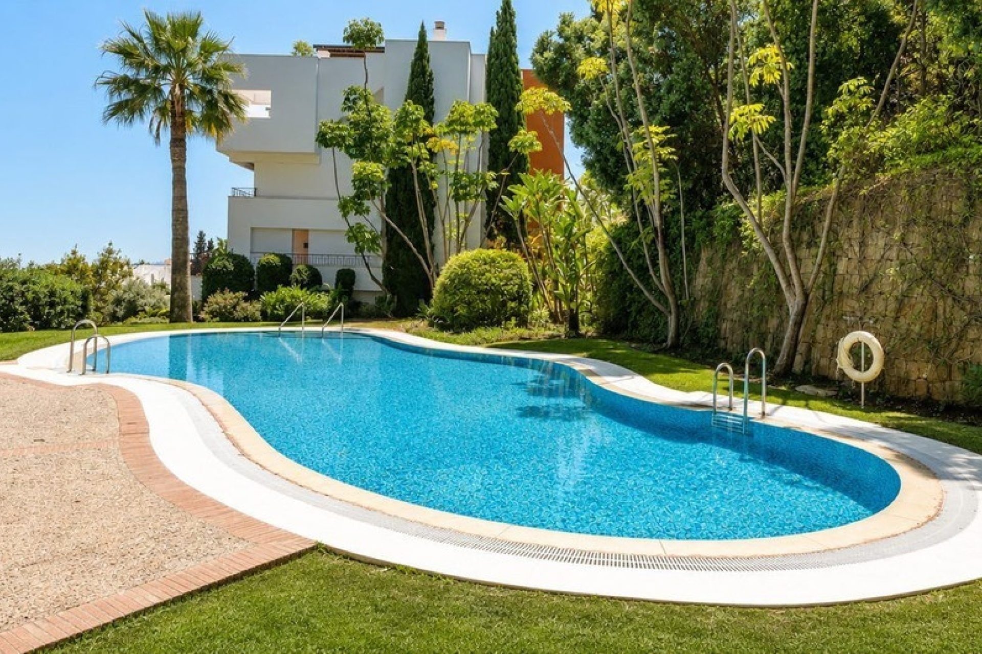 Resale - apartment - Benahavís - La Quinta