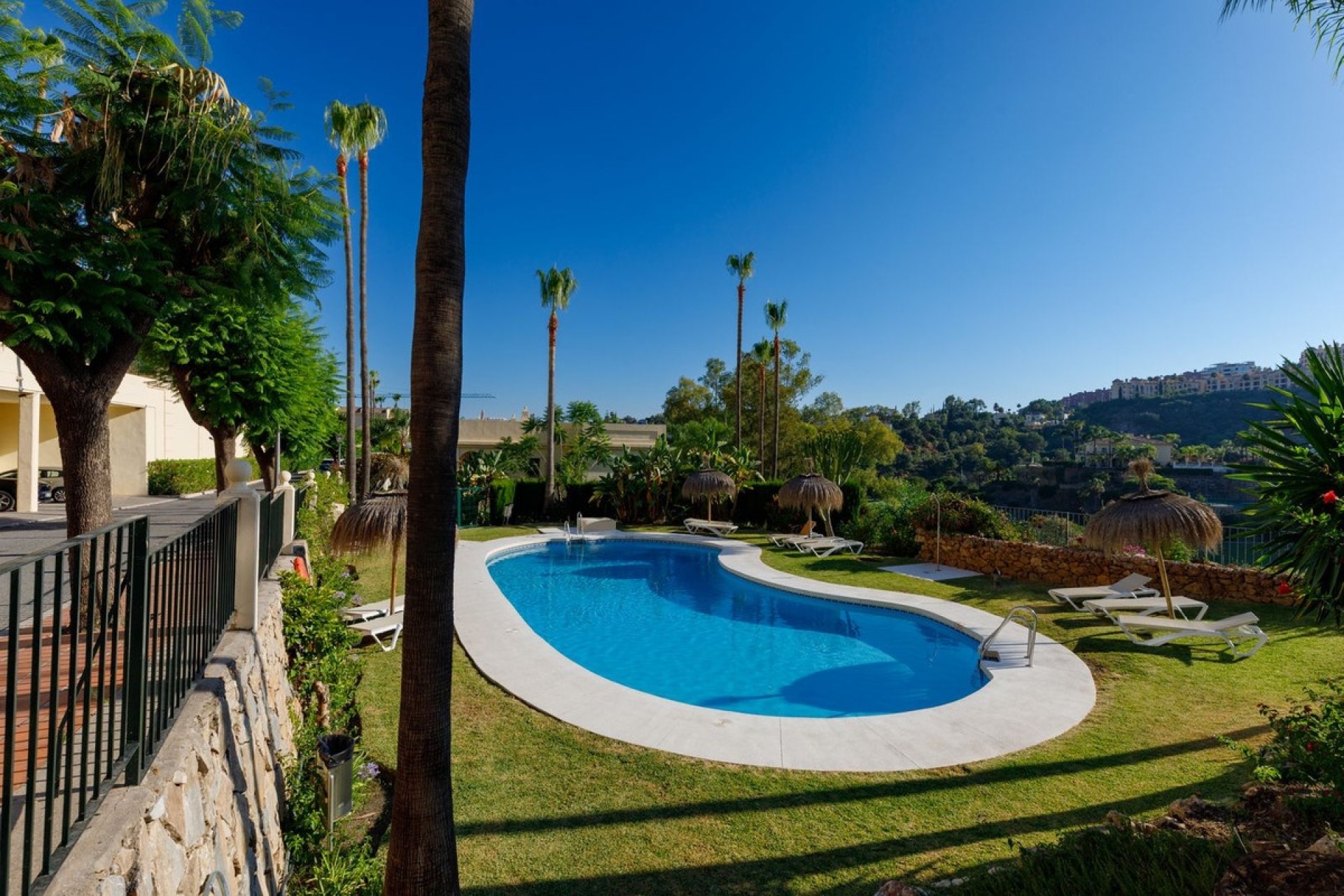Resale - apartment - Benahavís - La Quinta