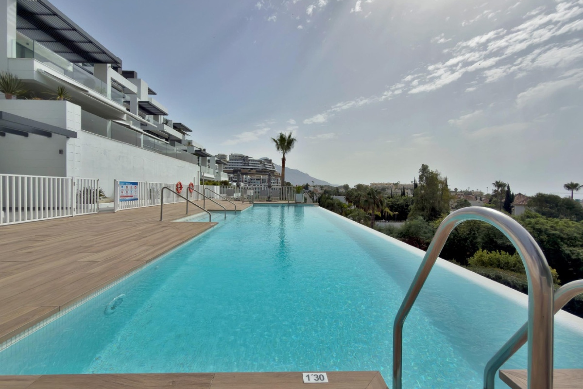 Resale - apartment - Benahavís - La Quinta
