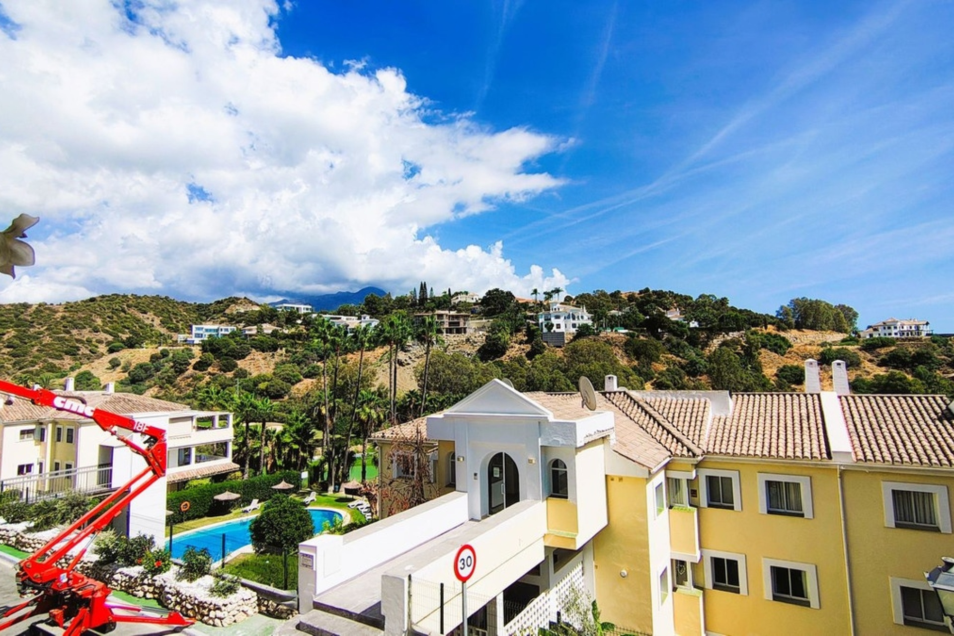 Resale - apartment - Benahavís - La Quinta