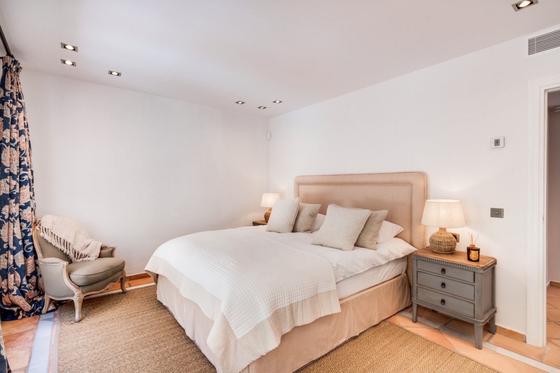 Resale - apartment - Benahavís - La Zagaleta