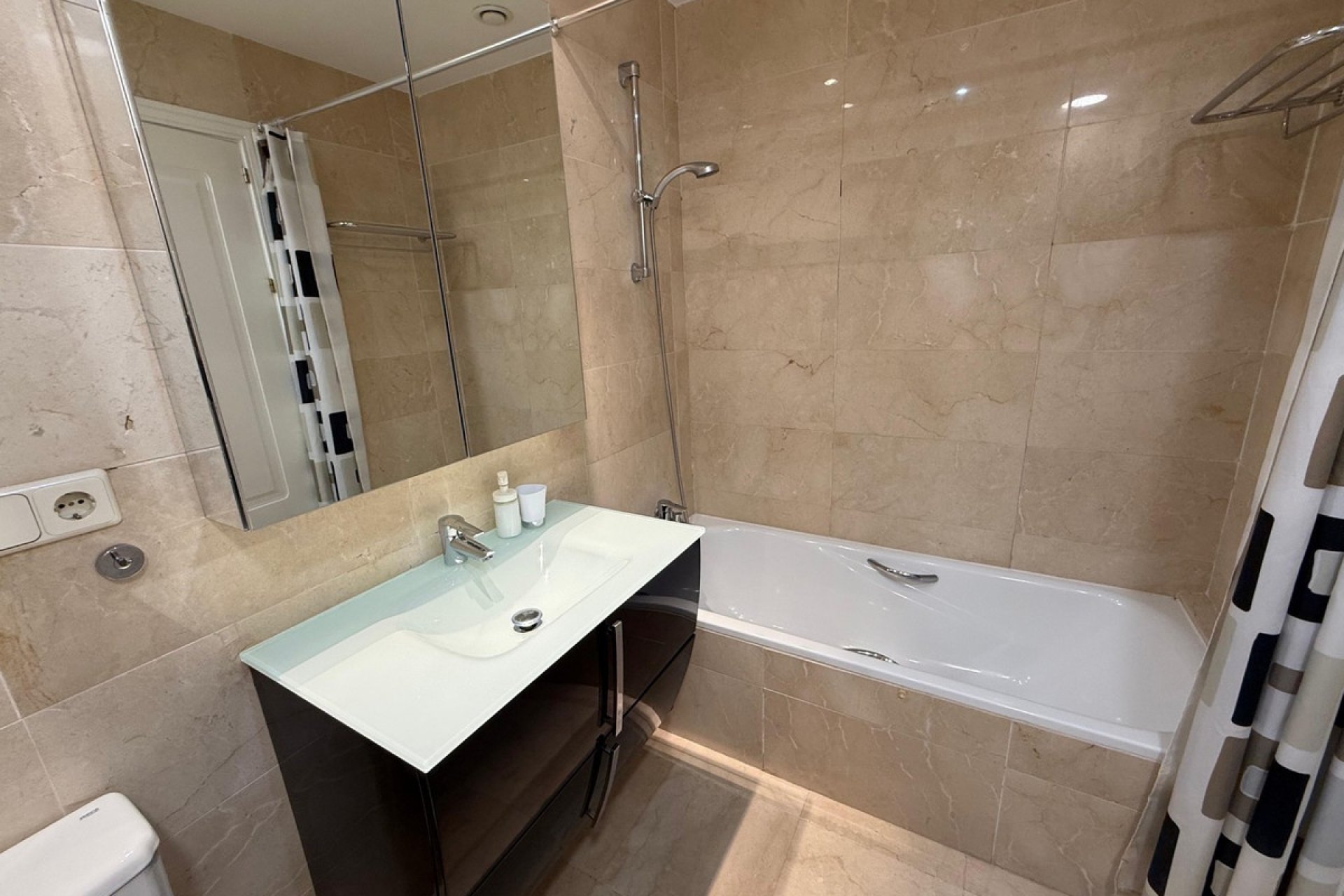 Resale - apartment - Benahavís - Los Arqueros