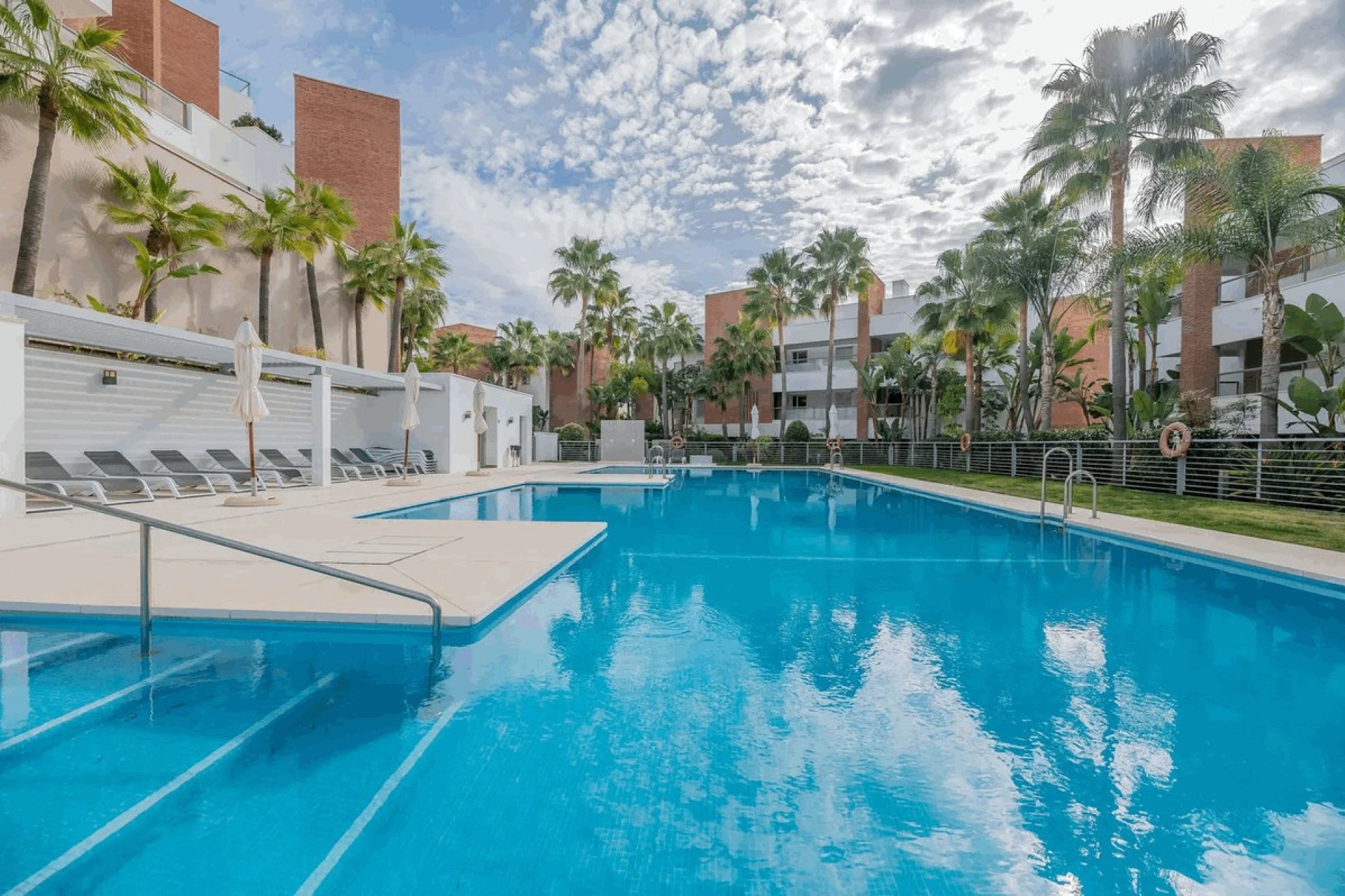 Resale - apartment - Benahavís - Los Arqueros