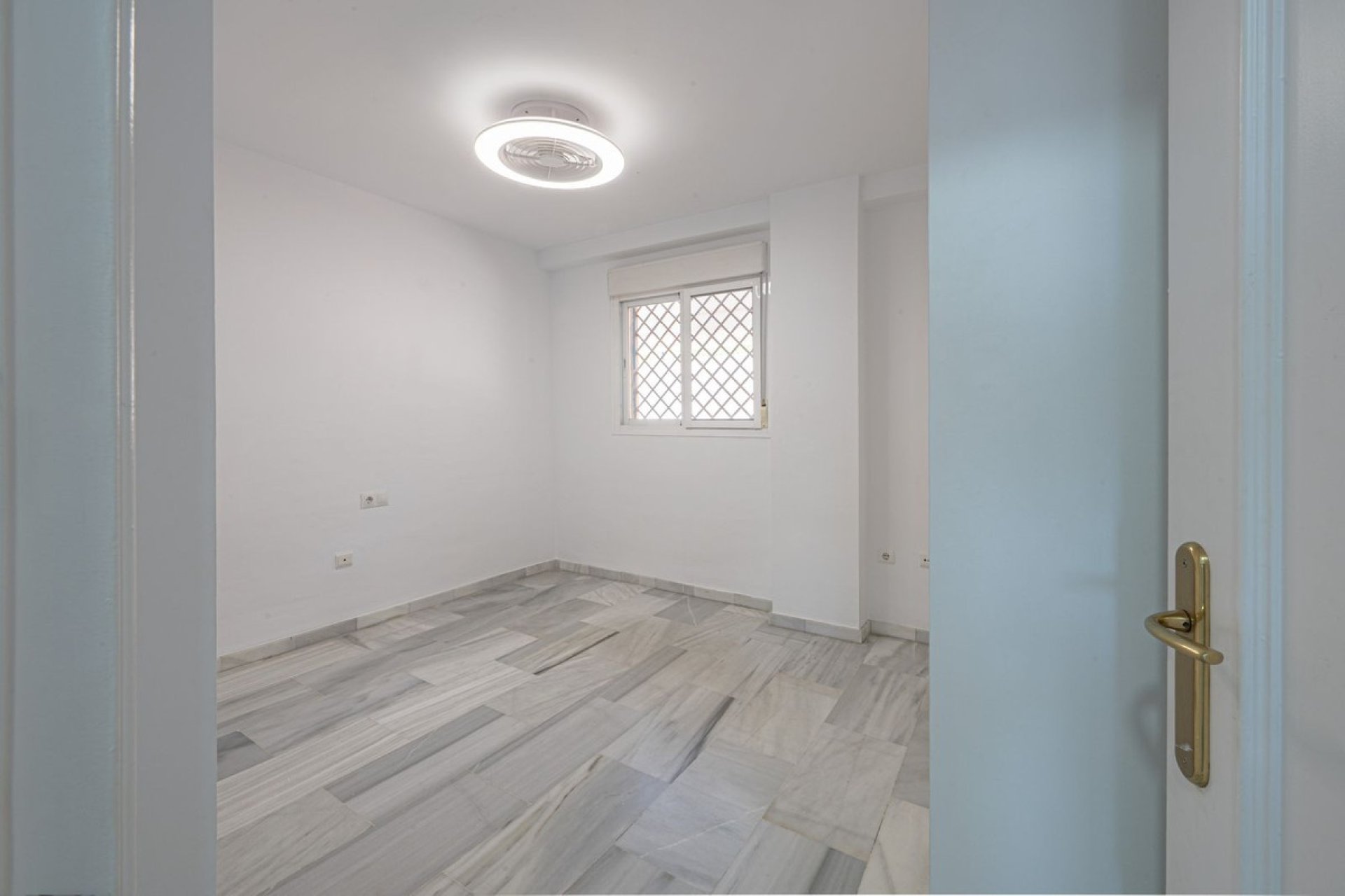 Resale - apartment - Benalmadena - Benalmadena Centro