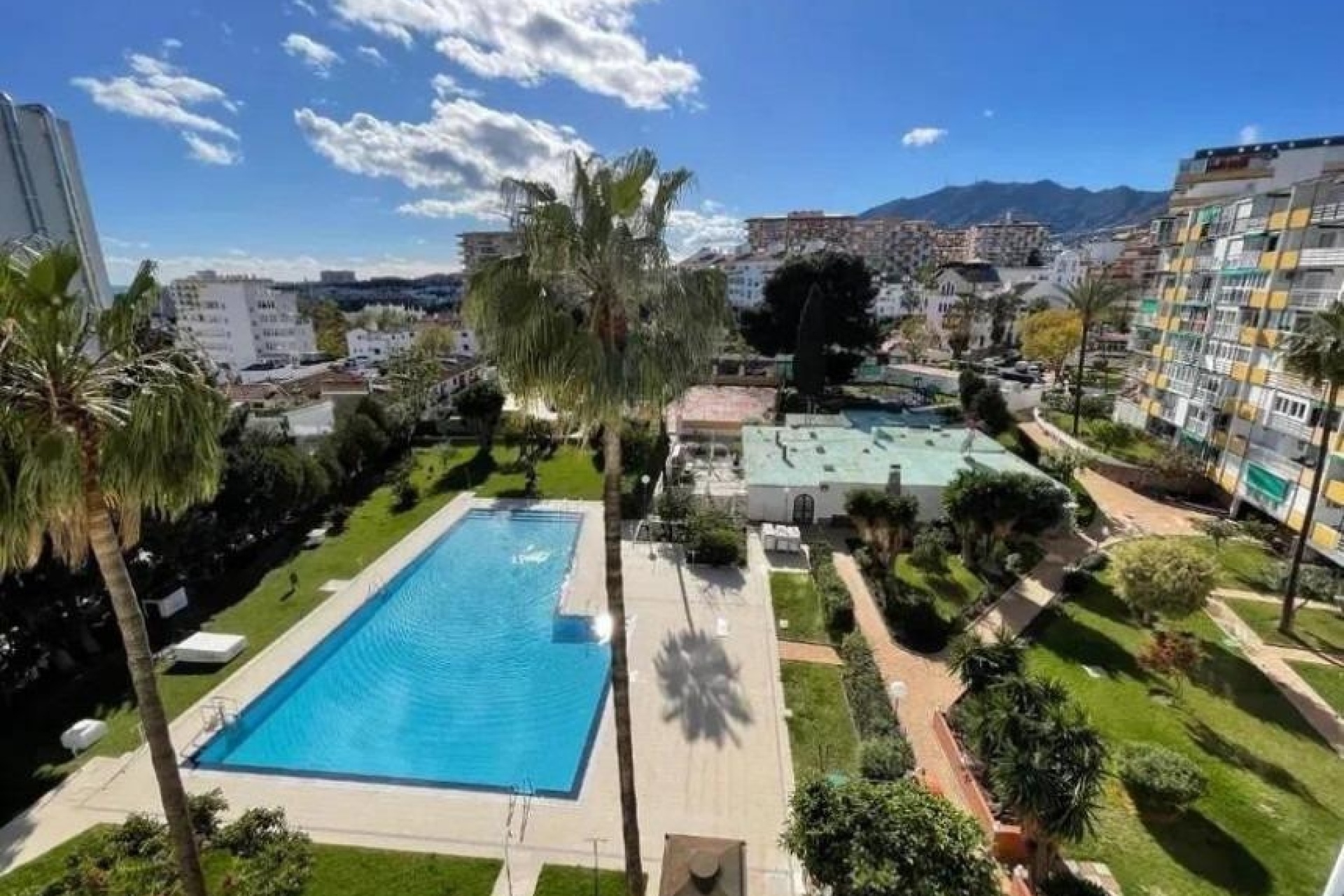 Resale - apartment - Benalmadena - Benalmadena Centro