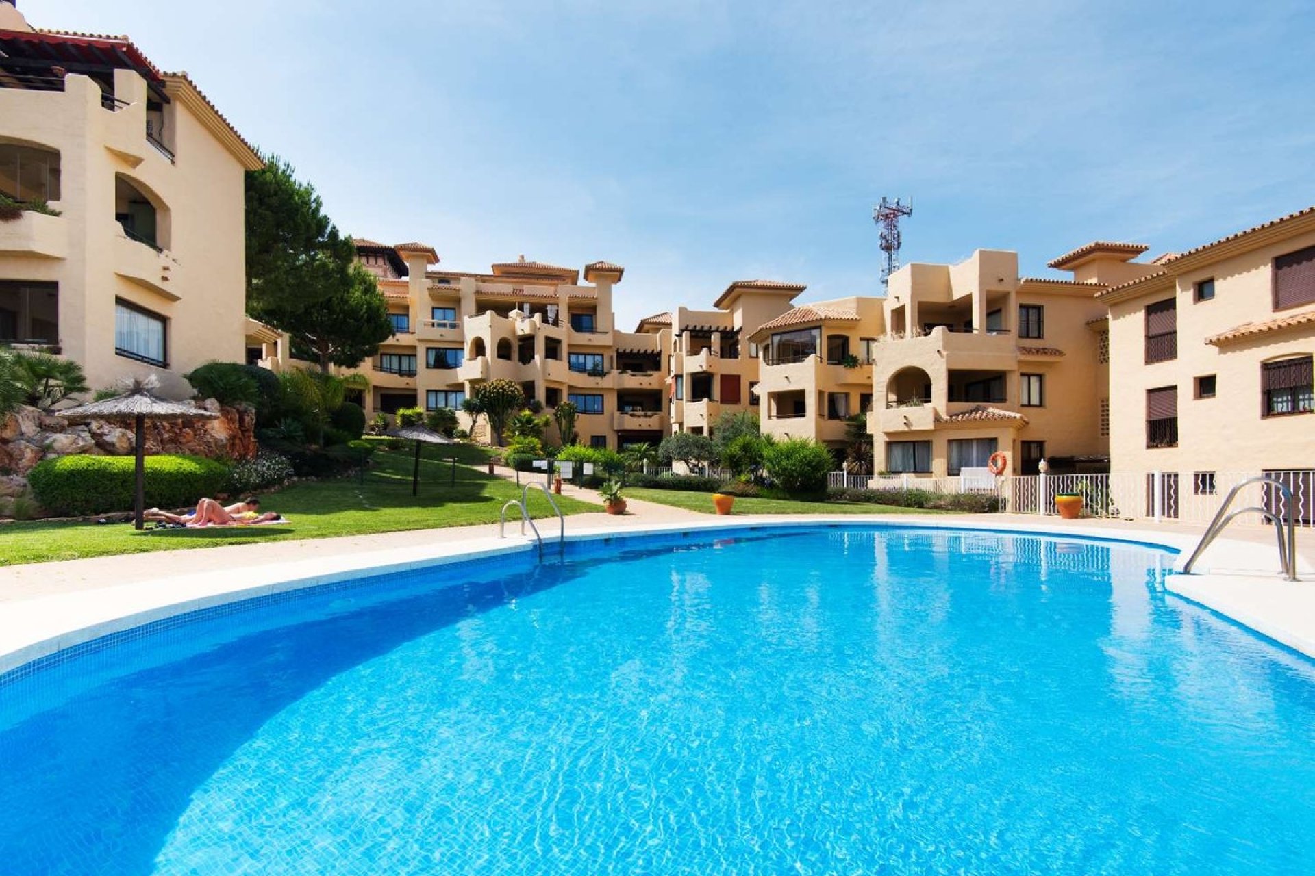 Resale - apartment - Benalmadena - Benalmadena Centro