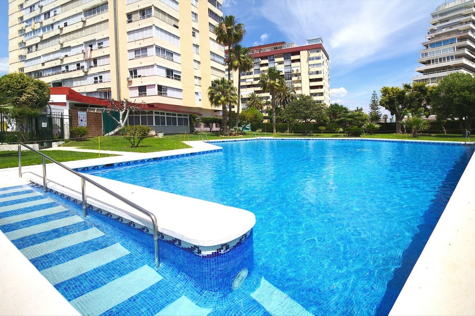 Resale - apartment - Benalmadena - Benalmadena Costa